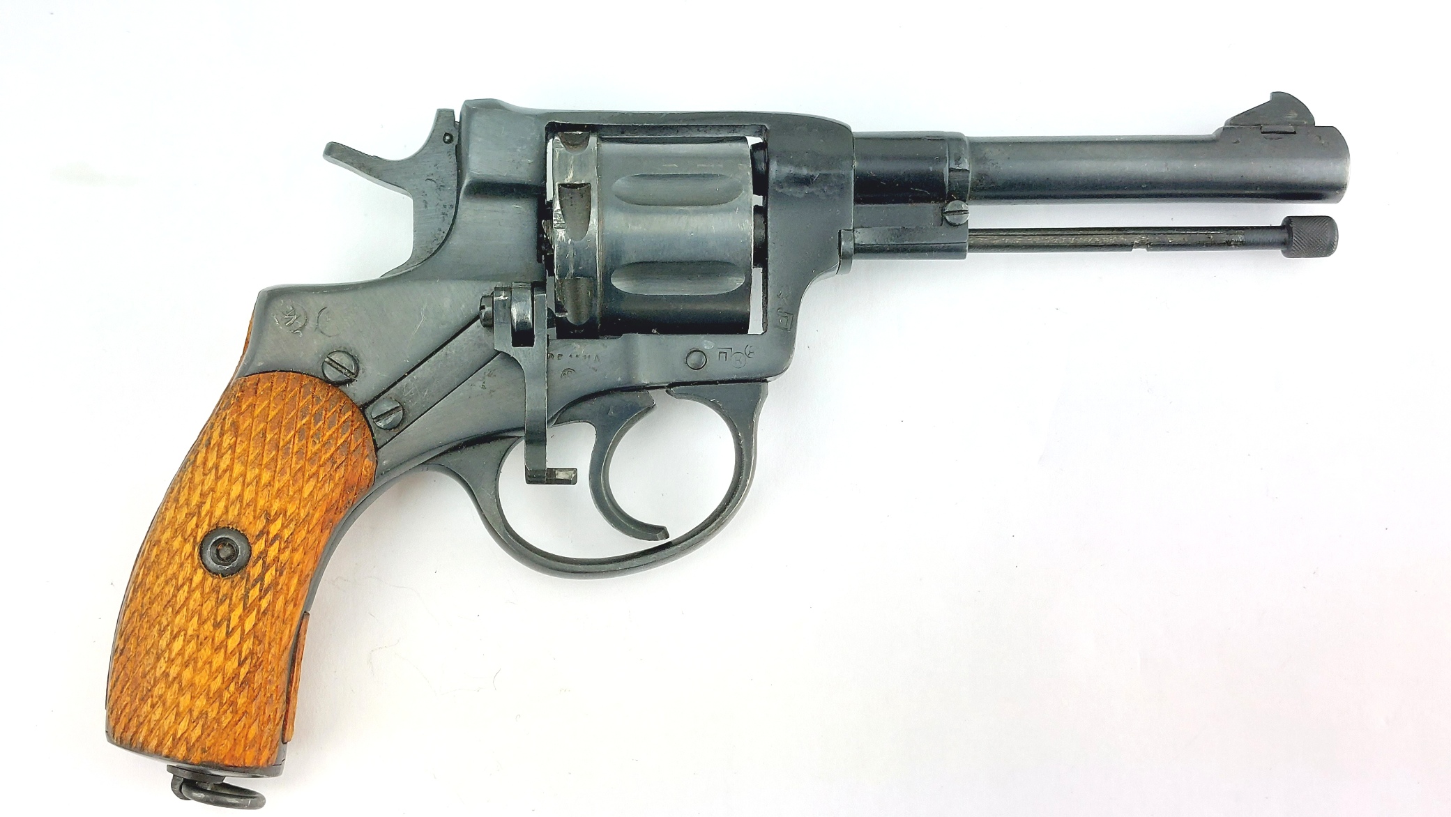 Soviet, WW2-Dated 1943, Nagant M1895 Seven-Shot Gas-Seal Revolver by Tula Arsenal, Matching Numbers, with Early Cold War Soviet Issue Holster, Cleaning Rod & Lanyard, Deactivated - Image 10