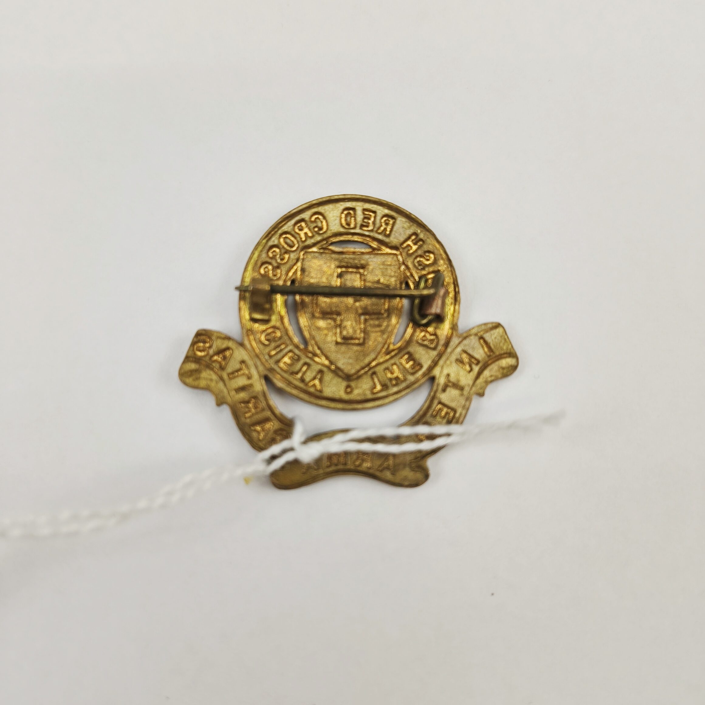 1918-1982 British Red Cross Society Cap Badge - Image 2