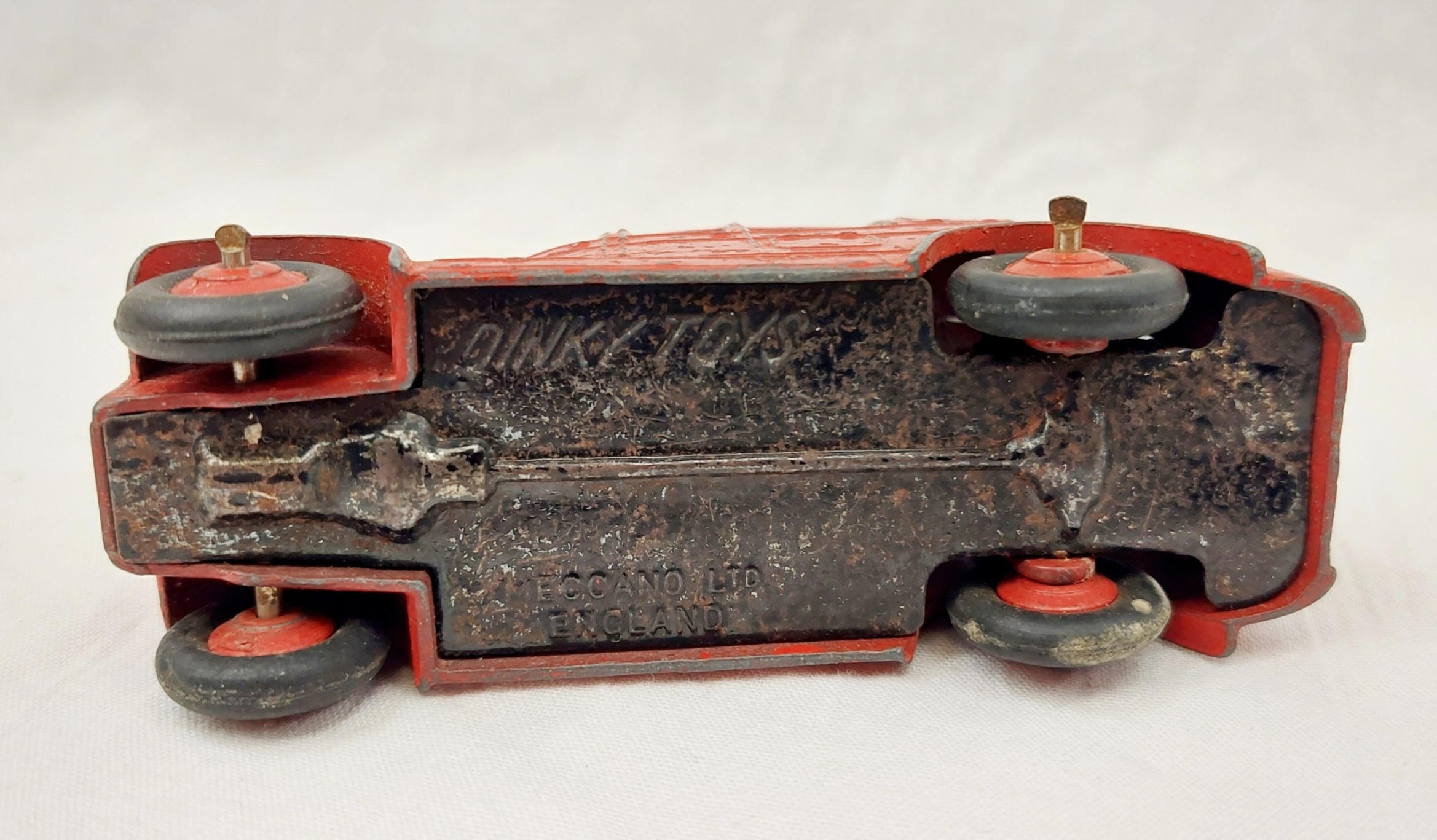 1940s Dinky Toys 259 Streamline Fire Engine - Image 3