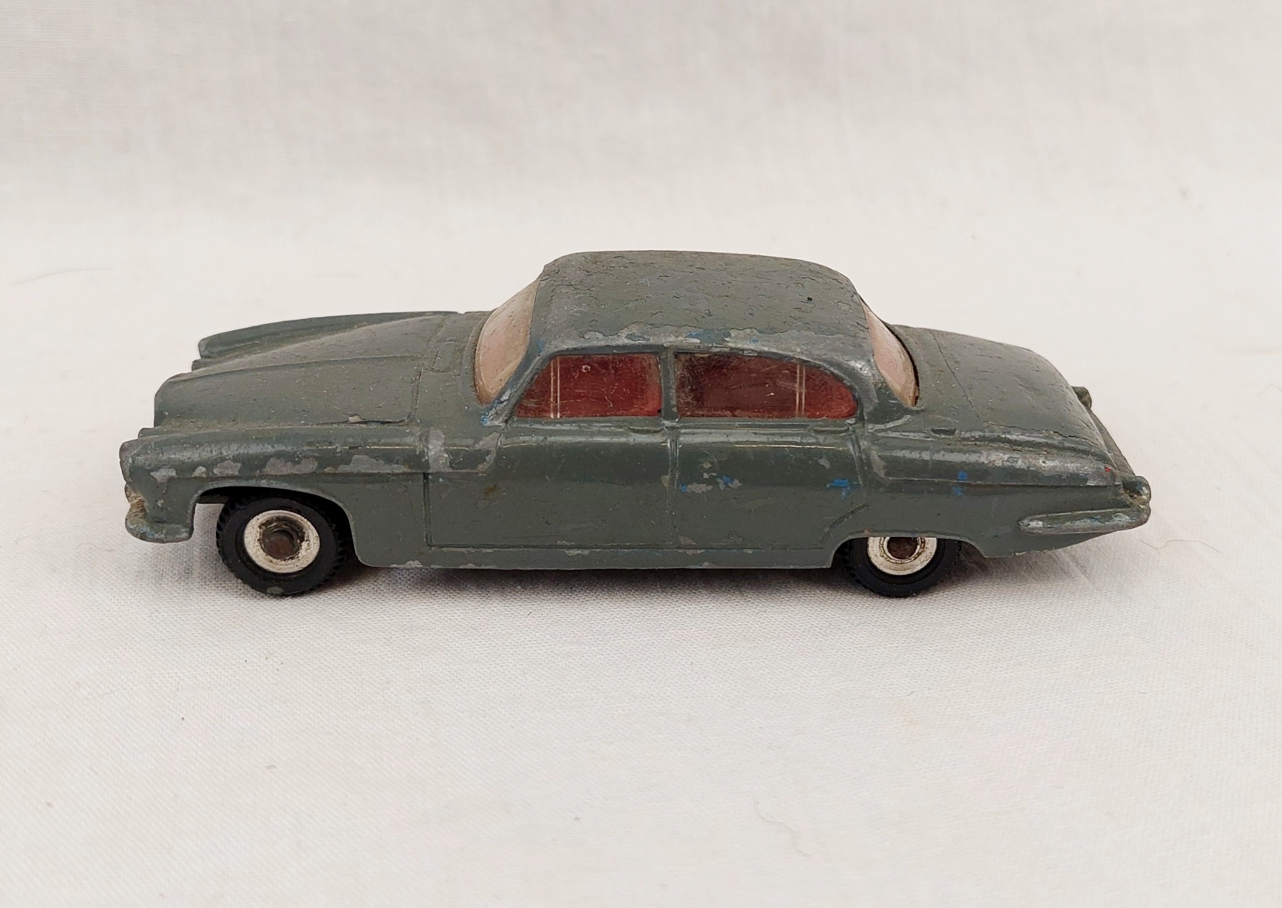 Dinky Toys 142 Mark X Jaguar Car - Image 2