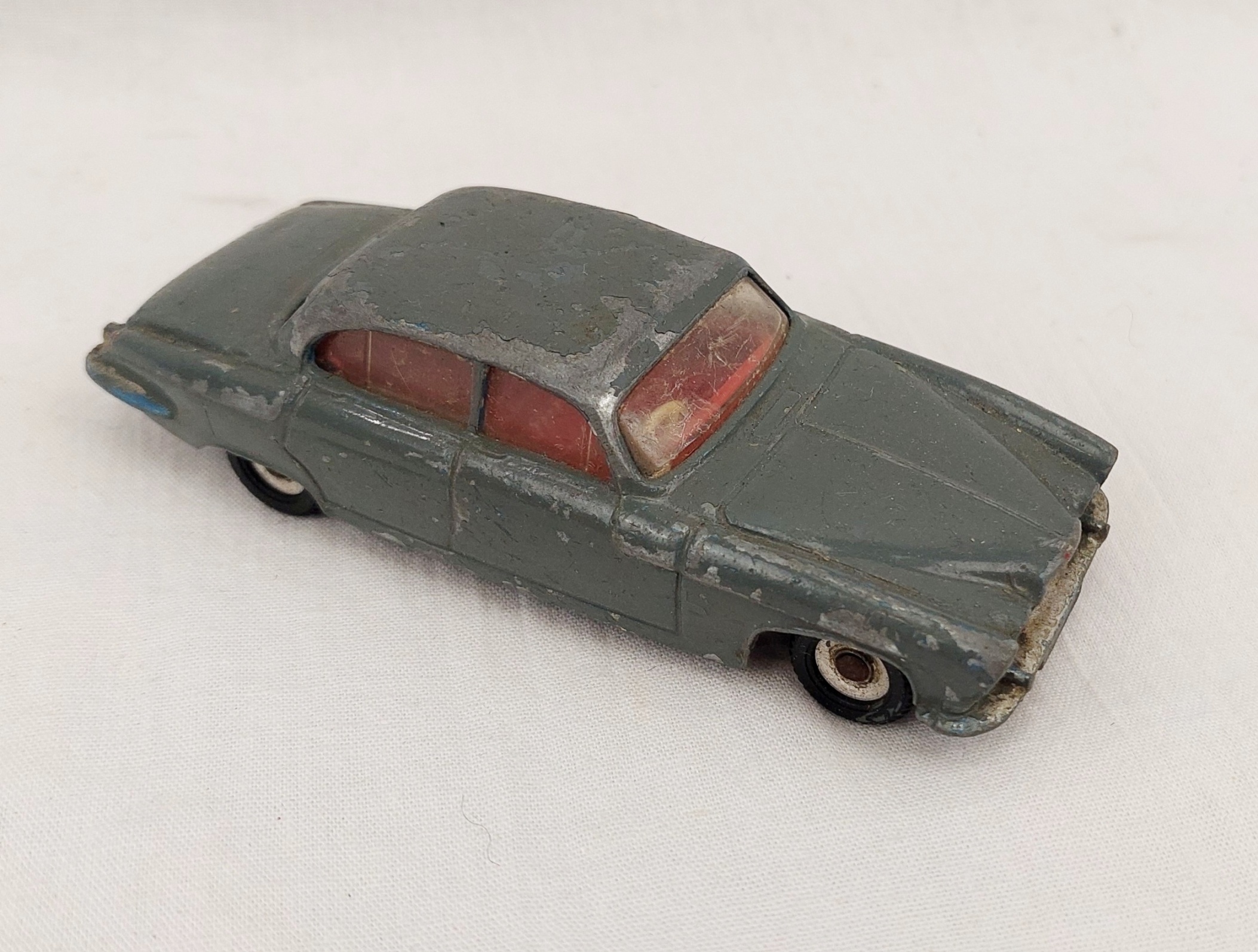 Dinky Toys 142 Mark X Jaguar Car