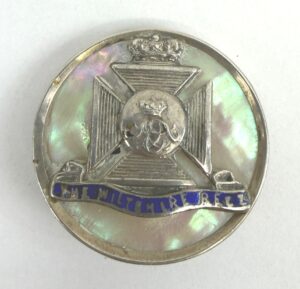 WW1 Wiltshire Regiment Sterling Silver And MoP Sweetheart Badge