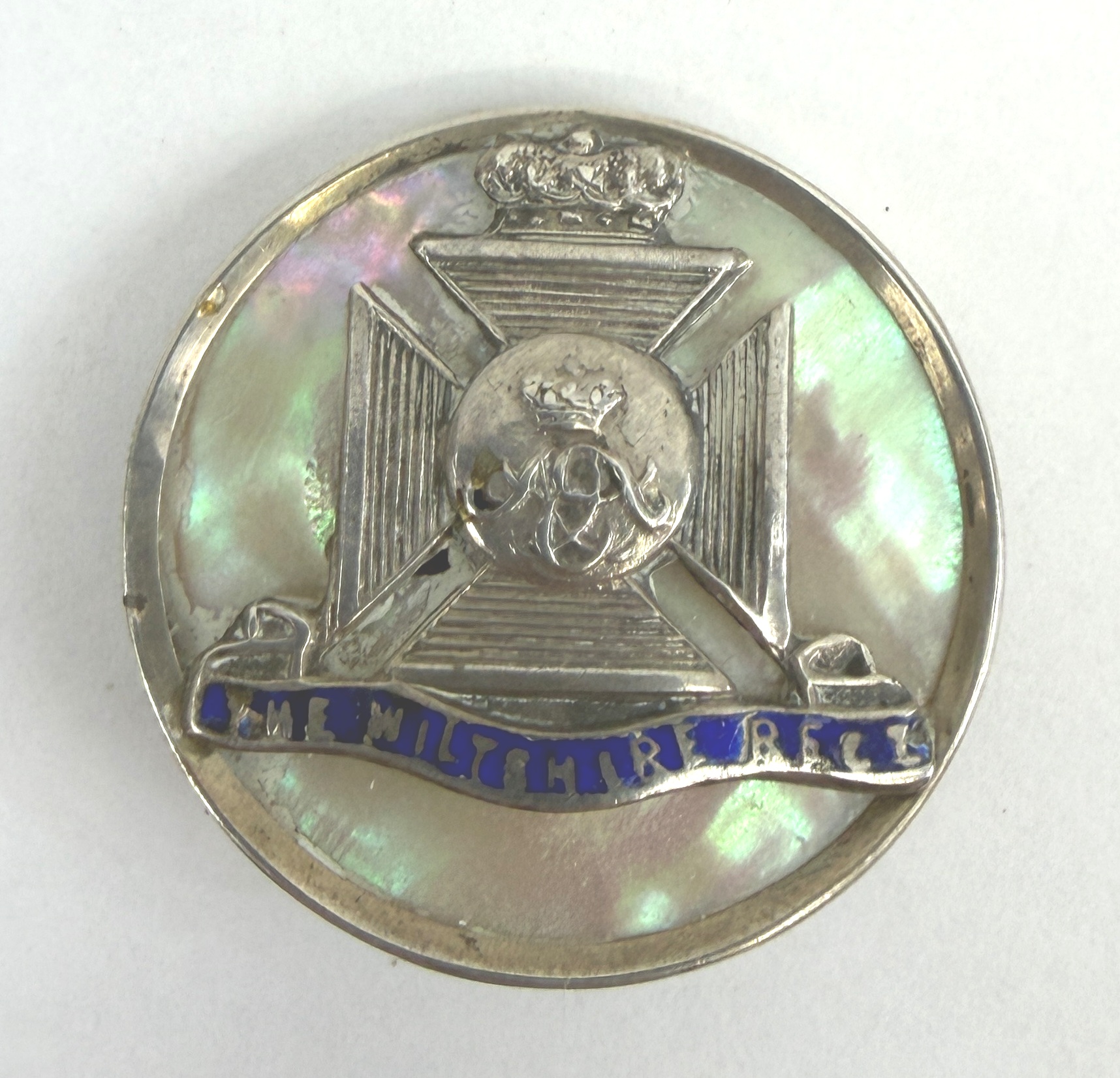 WW1 Wiltshire Regiment Sterling Silver And MoP Sweetheart Badge
