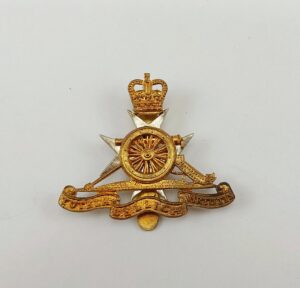 Queens Crown Royal Malta Artillery Cap Badge