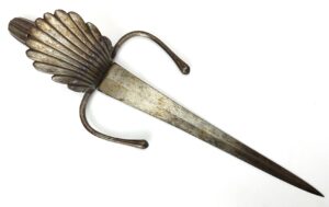 Spanish / Italian, c.1720–1760, Shell-Guard Main-Gauche Left Hand Parrying Dagger, Pecten Guard, S-Shaped Quillons, 18th Century