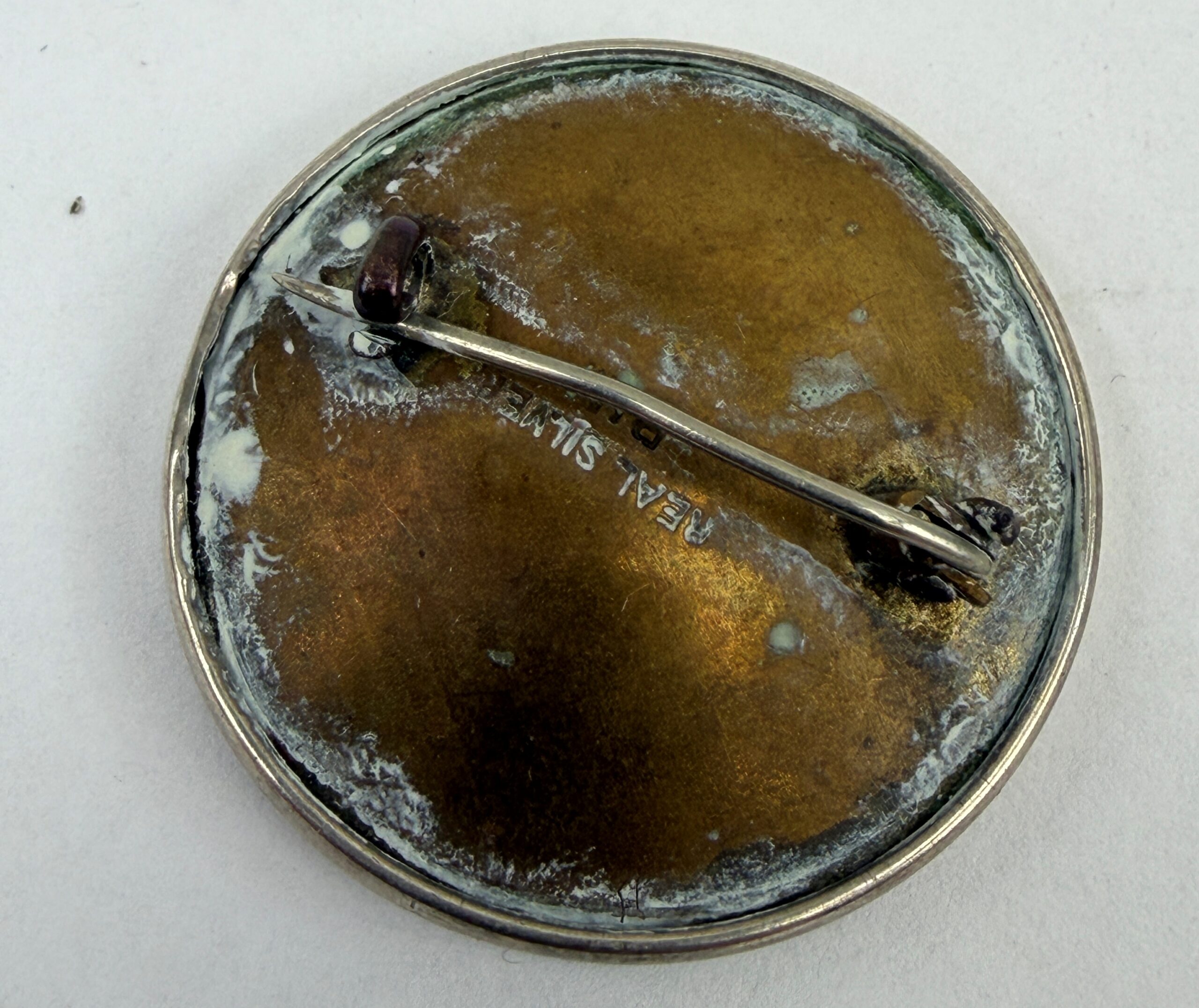WW1 Manchester Regiment Sterling Silver And MoP Sweetheart Badge - Image 2