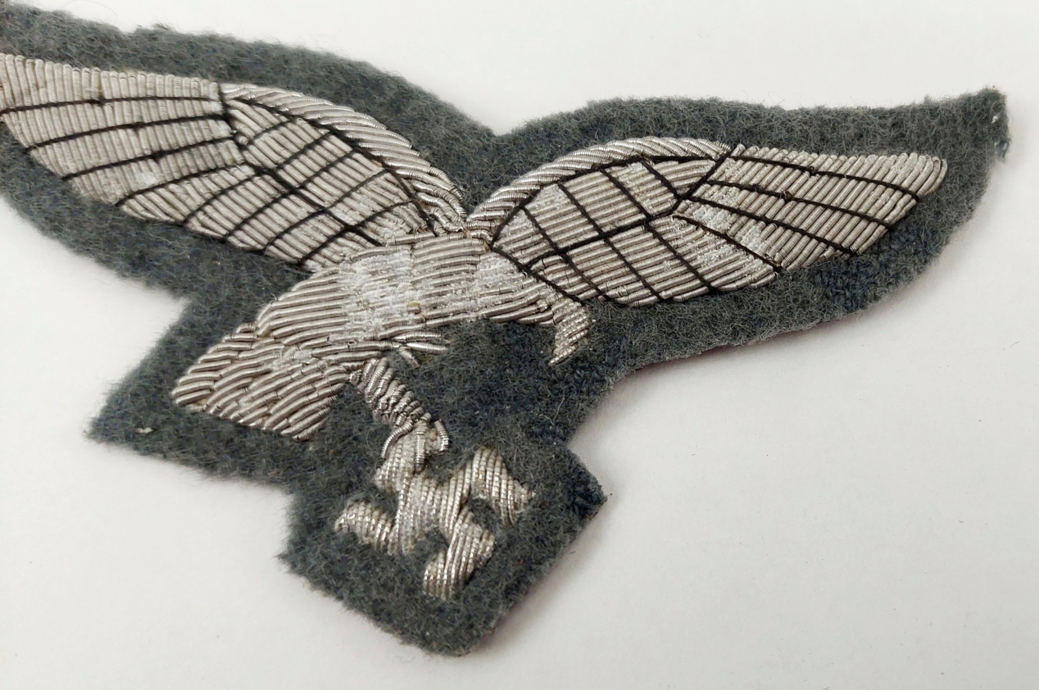WW2 German Luftwaffe EM/NCO's Cloth Visor Cap Badge - Image 2
