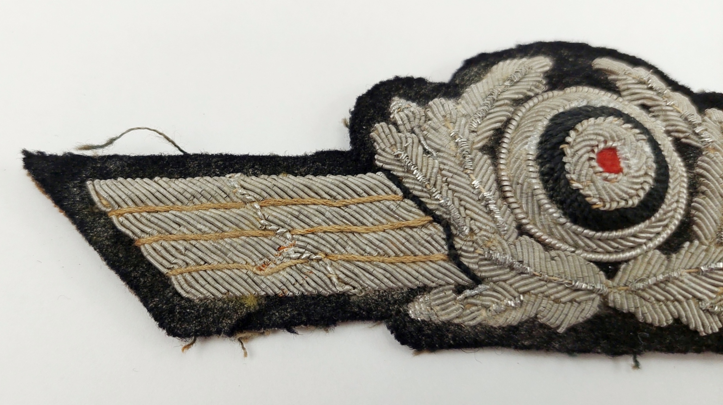 WW2 Luftwaffe Officers Cloth And Bullion Cap Cockcade - Image 2