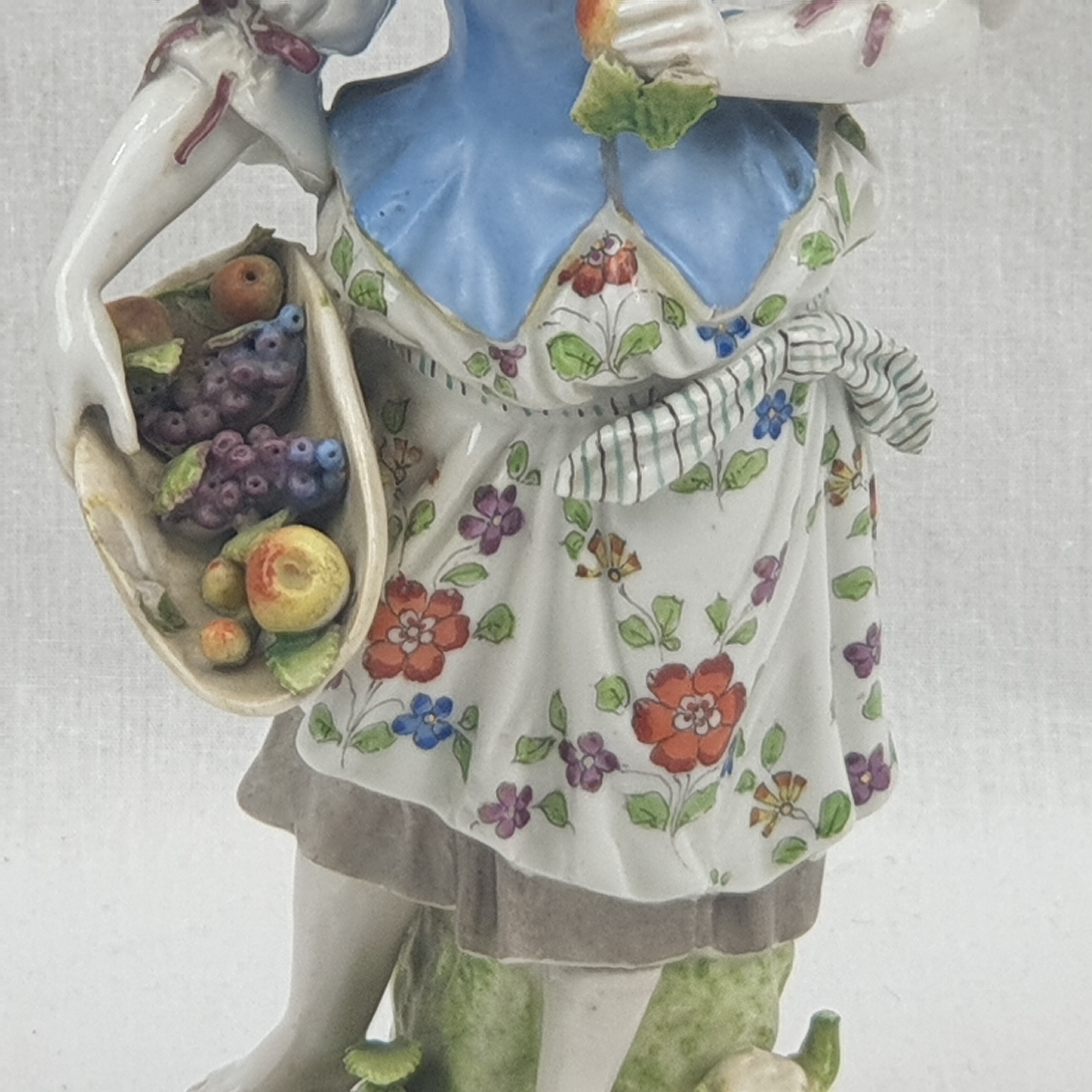 1880s Augustus Rex Style Porcelain Figurine Of A Lady By Helena Wolfsohn - Image 7