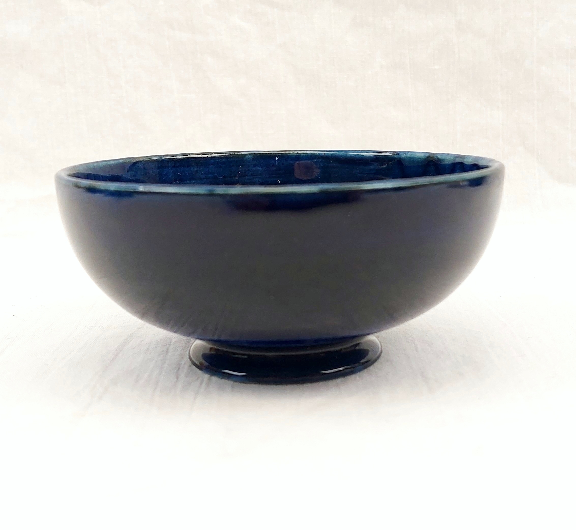 1930s William Moorcroft Anenome Pattern Small Footed Bowl - Image 3