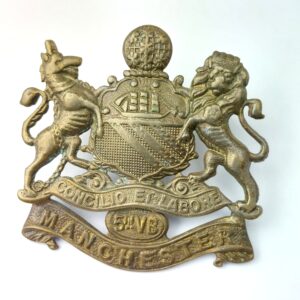 British, Late Victorian / Edwardian c.1896–1908, Manchester Regiment 5th Volunteer Battalion Cap Badge, Brass, City of Manchester Arms, 2 Lugs