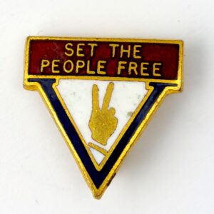 British, 1950–1951, Conservative Party “Set the People Free” Election Campaign Enamel Badge – J & J Birmingham