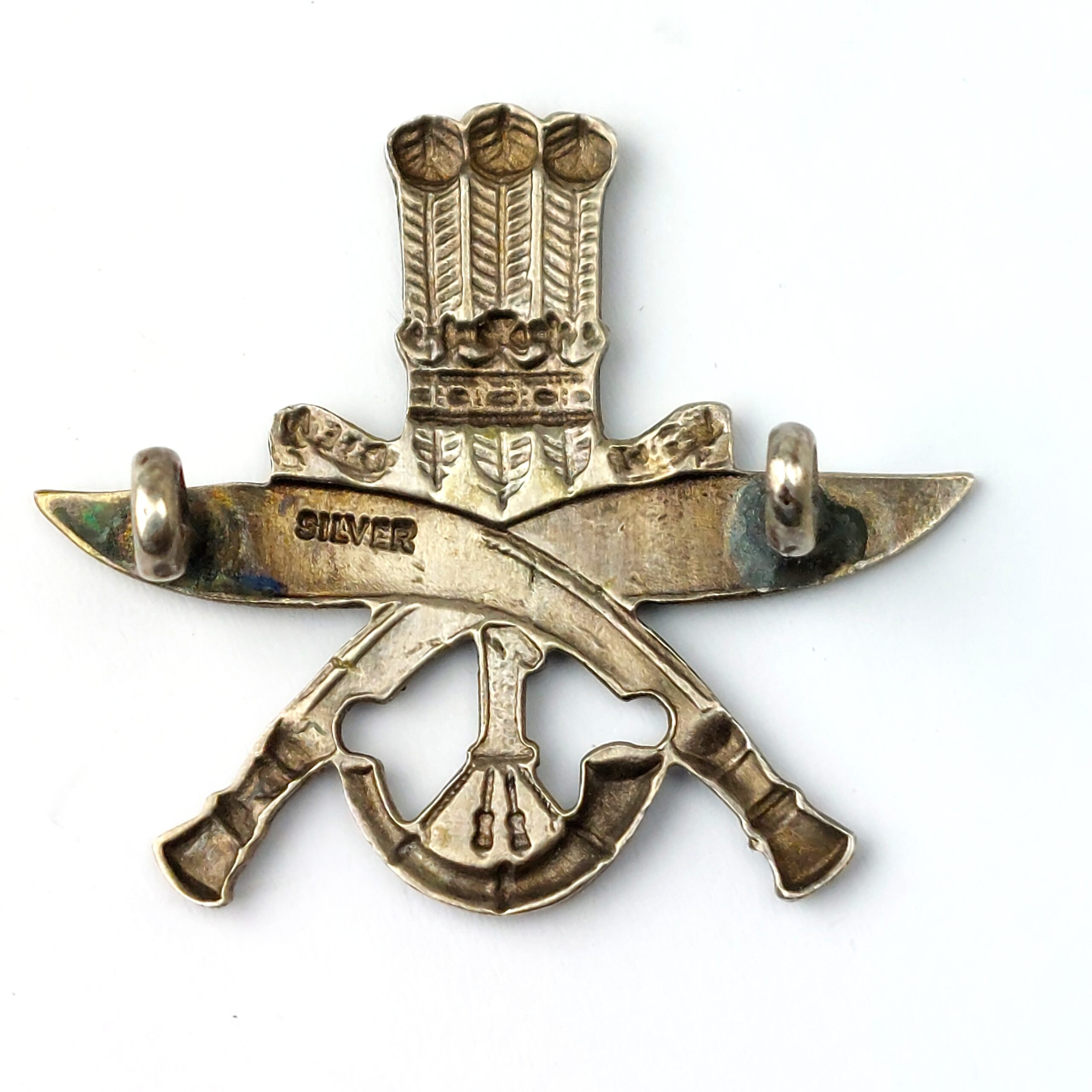 British Indian Army, WW1 era, Officer’s Silver Cap Badge, 1st King George V’s Own Gurkha Rifles (The Malaun Regiment) - Image 2