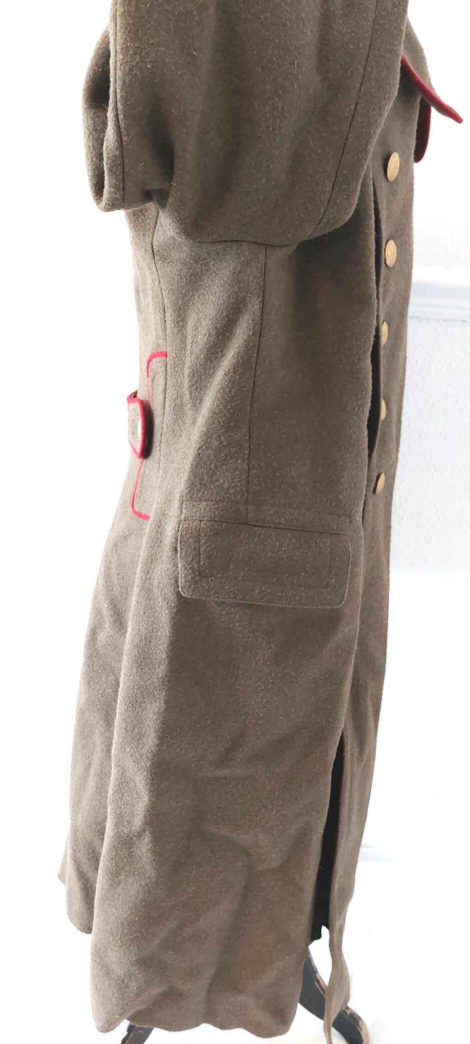 Bulgarian, Cold War Era, Bulgarian People’s Army (БНА) Officer’s Greatcoat - Shinel with Lion Buttons and Red Infantry Piping - Image 6