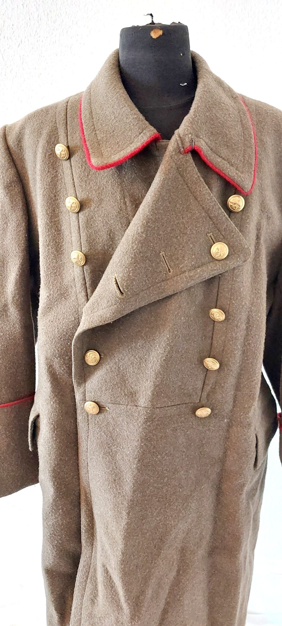 Bulgarian, Cold War Era, Bulgarian People’s Army (БНА) Officer’s Greatcoat - Shinel with Lion Buttons and Red Infantry Piping - Image 2