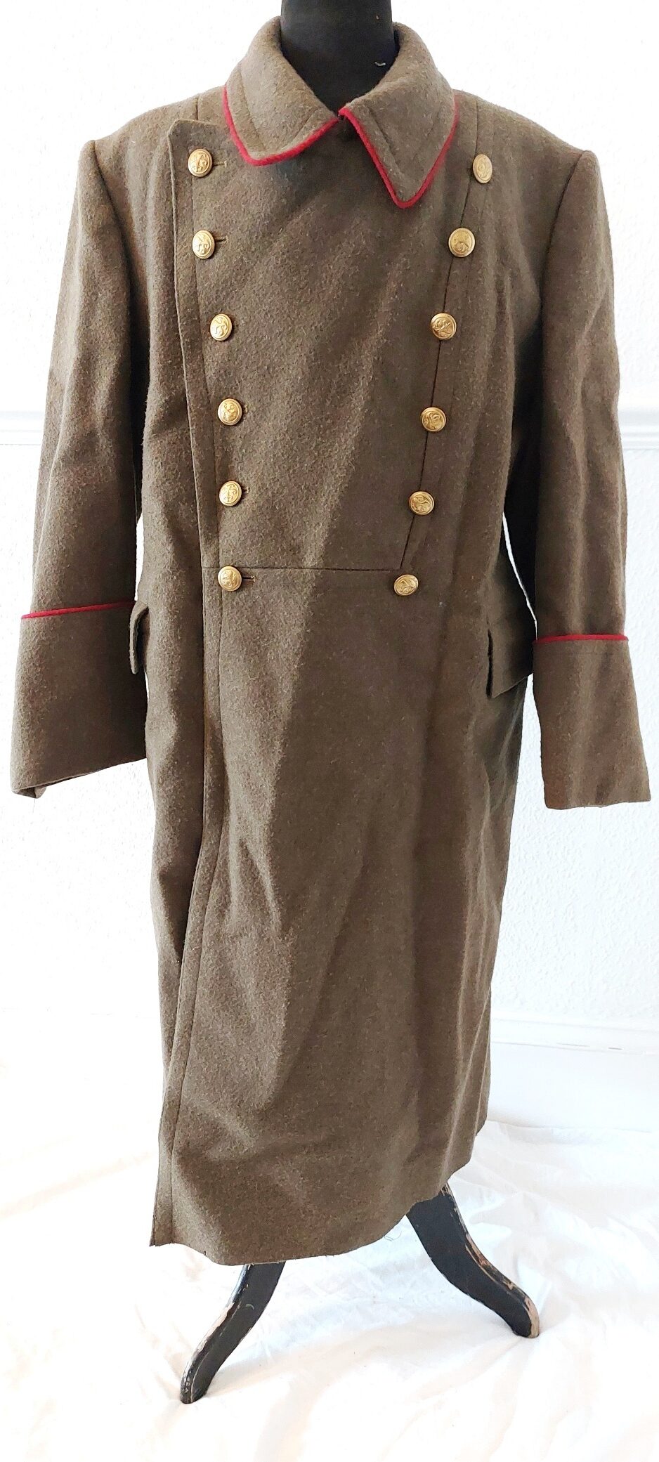 Bulgarian, Cold War Era, Bulgarian People’s Army (БНА) Officer’s Greatcoat - Shinel with Lion Buttons and Red Infantry Piping - Image 3