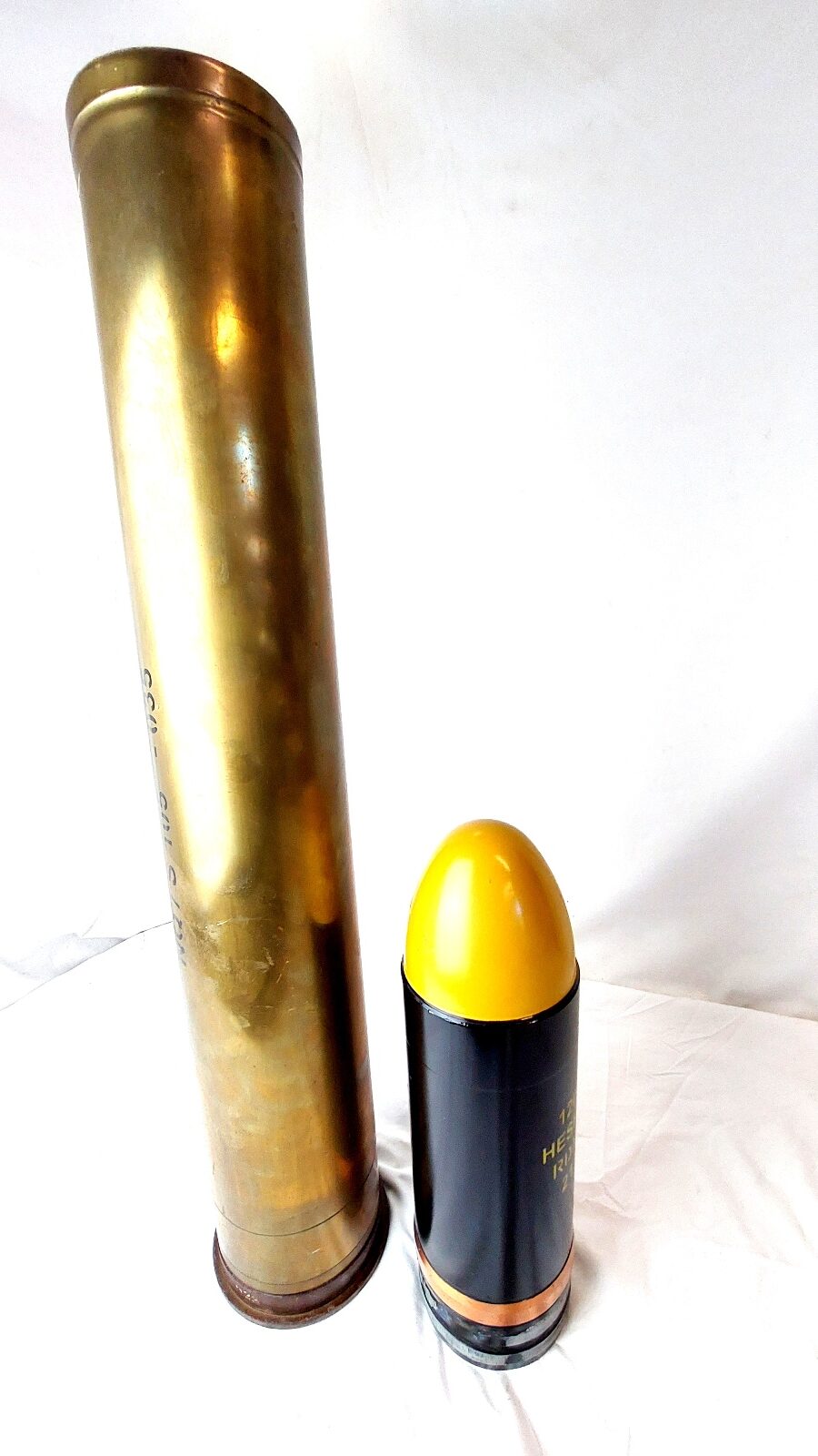 British Army, Cold War 1958–1981, 120mm WOMBAT BAT MOBAT HESH L19A3 Inert Shell & Brass Case - Image 4