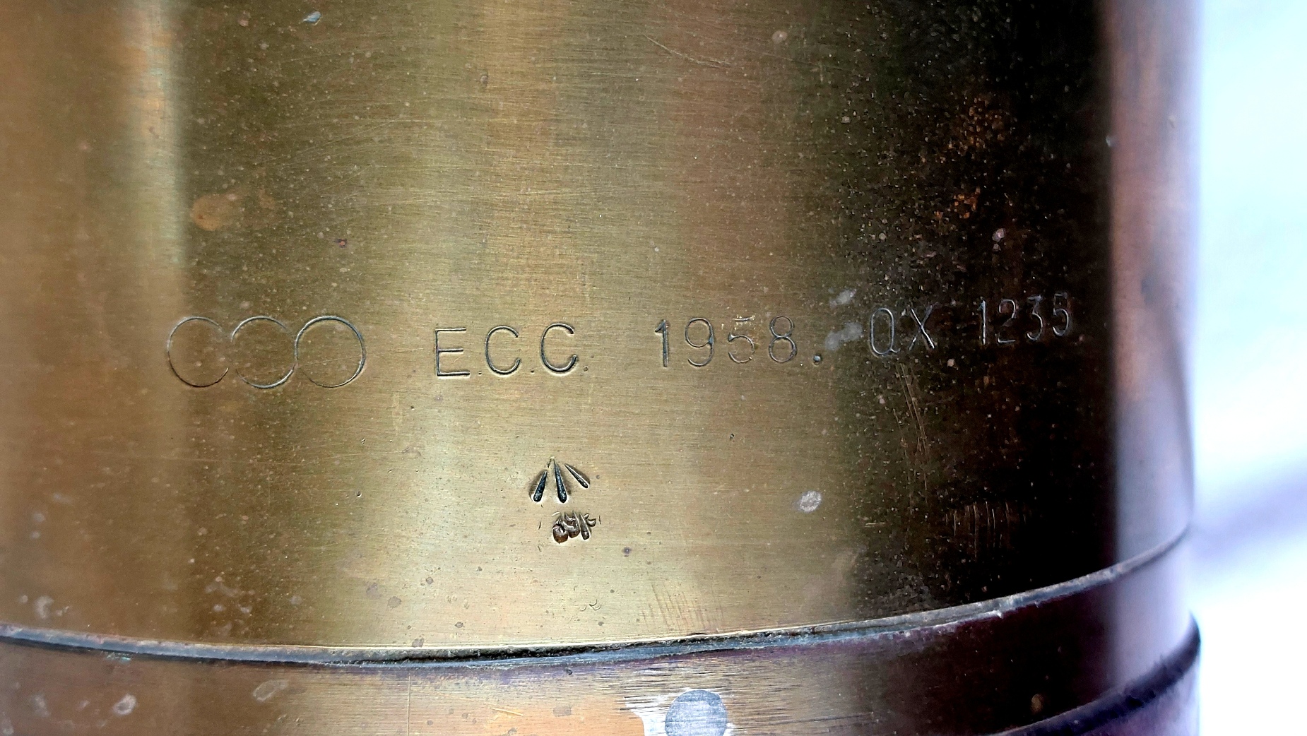 British Army, Cold War 1958–1981, 120mm WOMBAT BAT MOBAT HESH L19A3 Inert Shell & Brass Case - Image 12