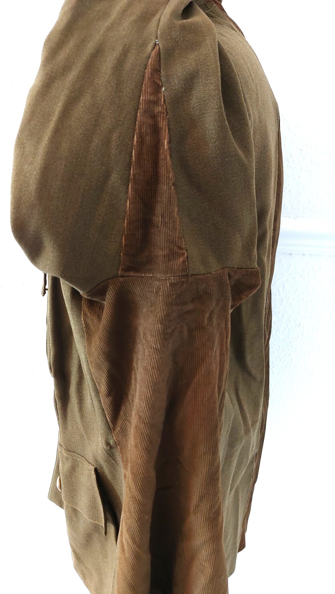 British, Dated 1961, Royal Army Educational Corps Officer’s Service Dress Tunic by Gieves London, Named to 2nd Lt. K. C. Benner - Image 22