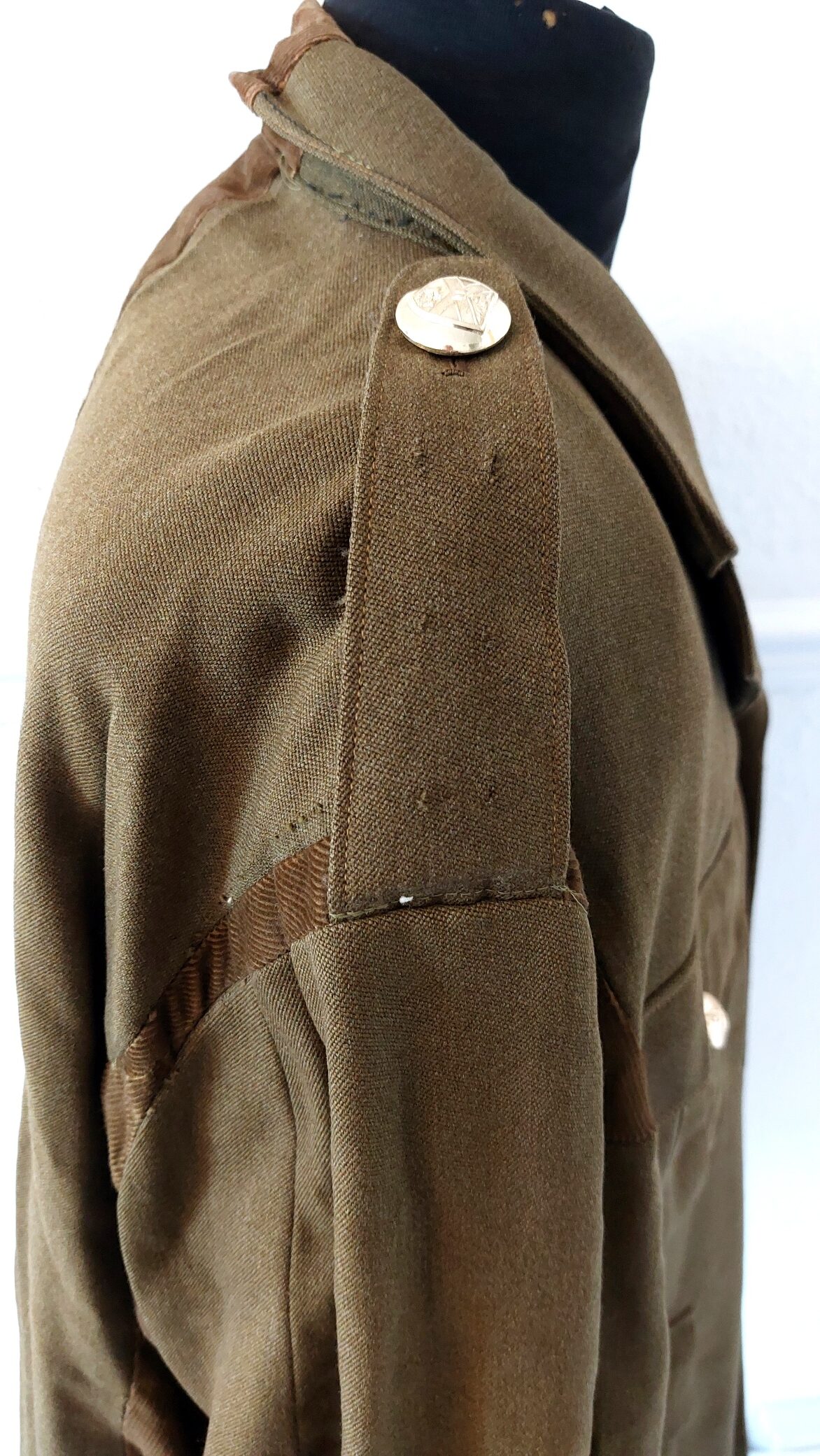 British, Dated 1961, Royal Army Educational Corps Officer’s Service Dress Tunic by Gieves London, Named to 2nd Lt. K. C. Benner - Image 9