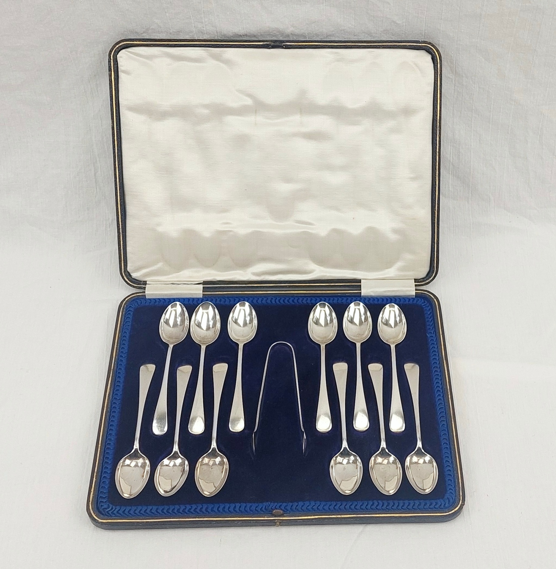 Cased Sterling Silver Set Of Sheffield 1916 12 Teaspoons And Sugar Tongs