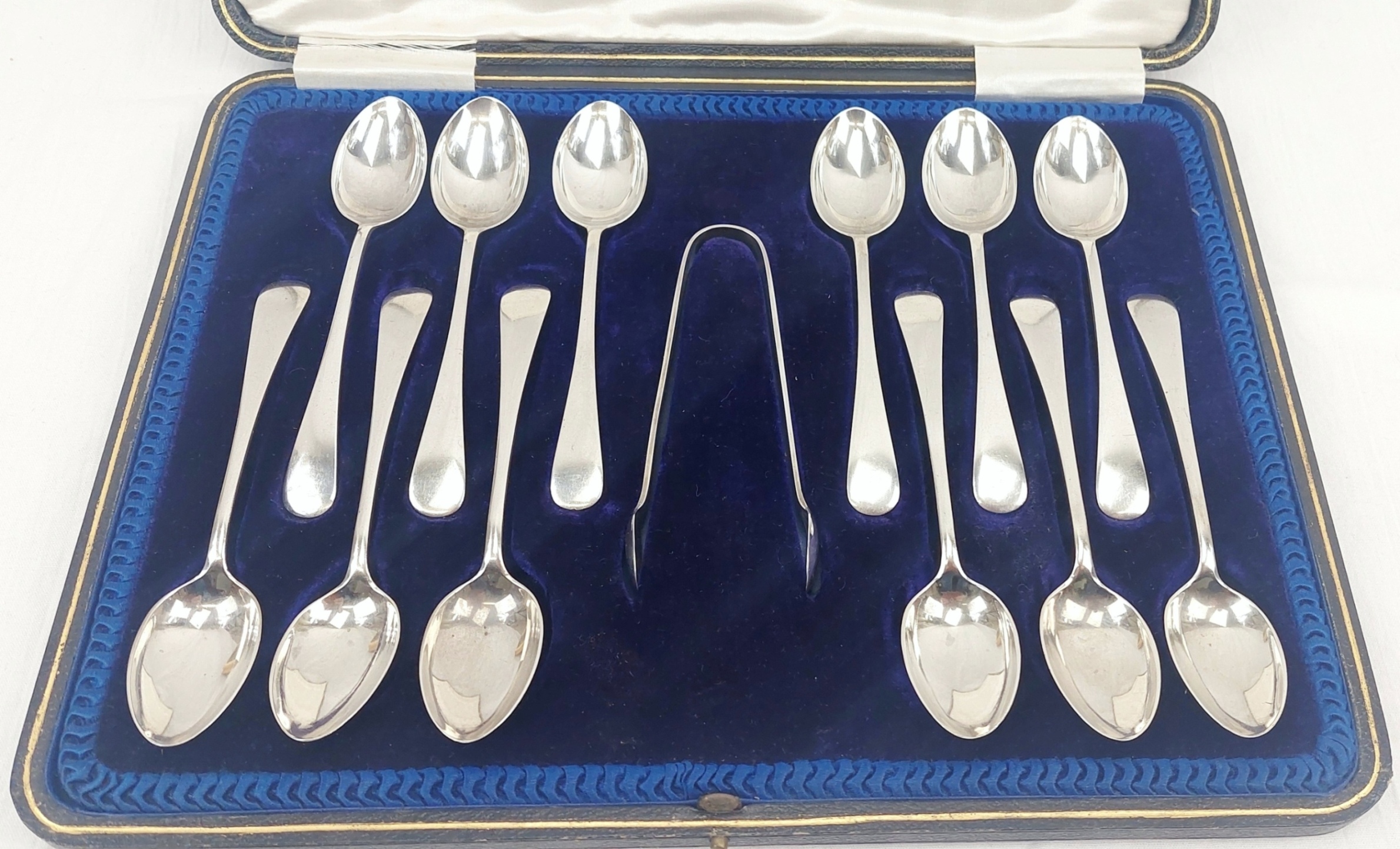 Cased Sterling Silver Set Of Sheffield 1916 12 Teaspoons And Sugar Tongs - Image 3