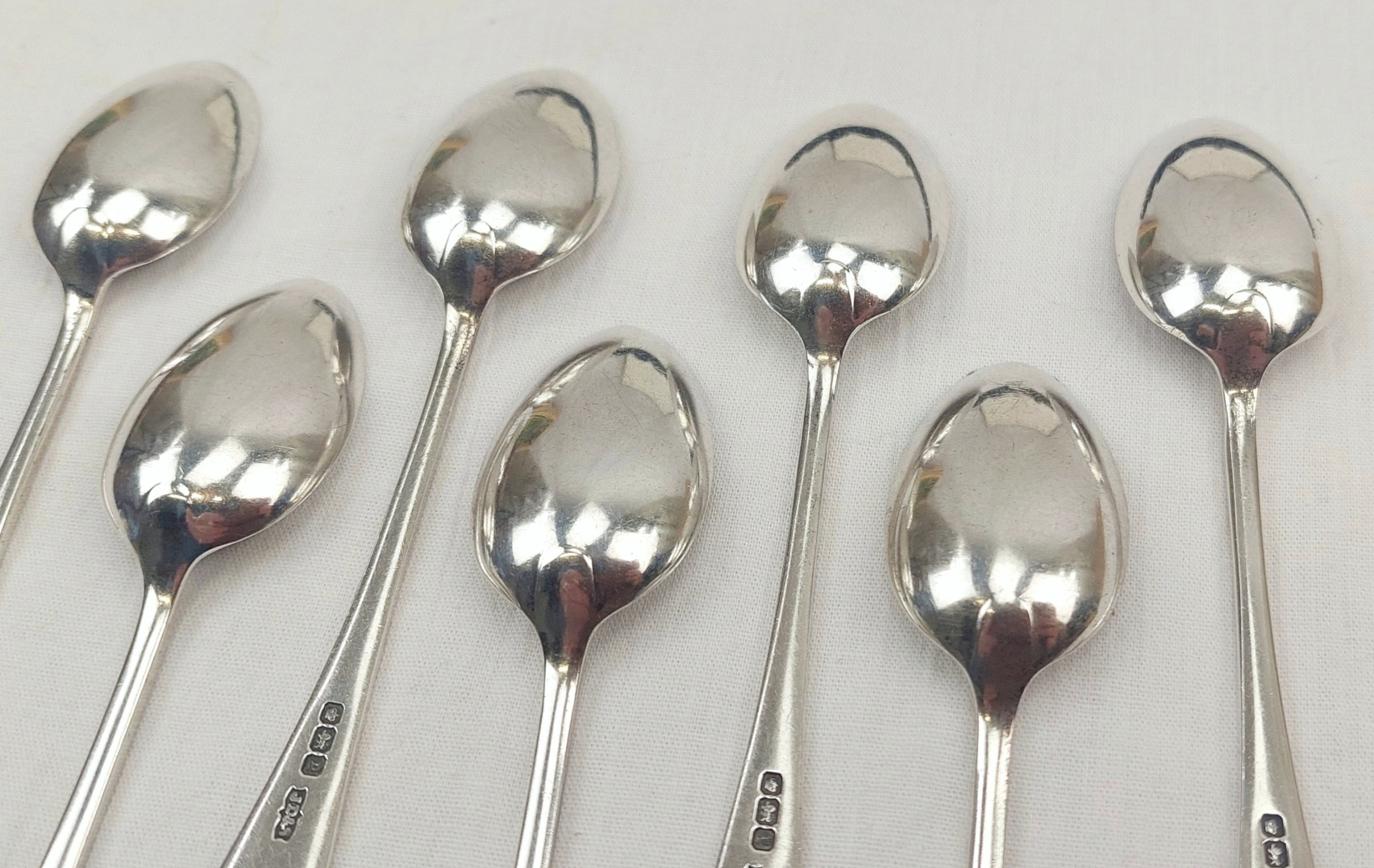 Cased Sterling Silver Set Of Sheffield 1916 12 Teaspoons And Sugar Tongs - Image 6