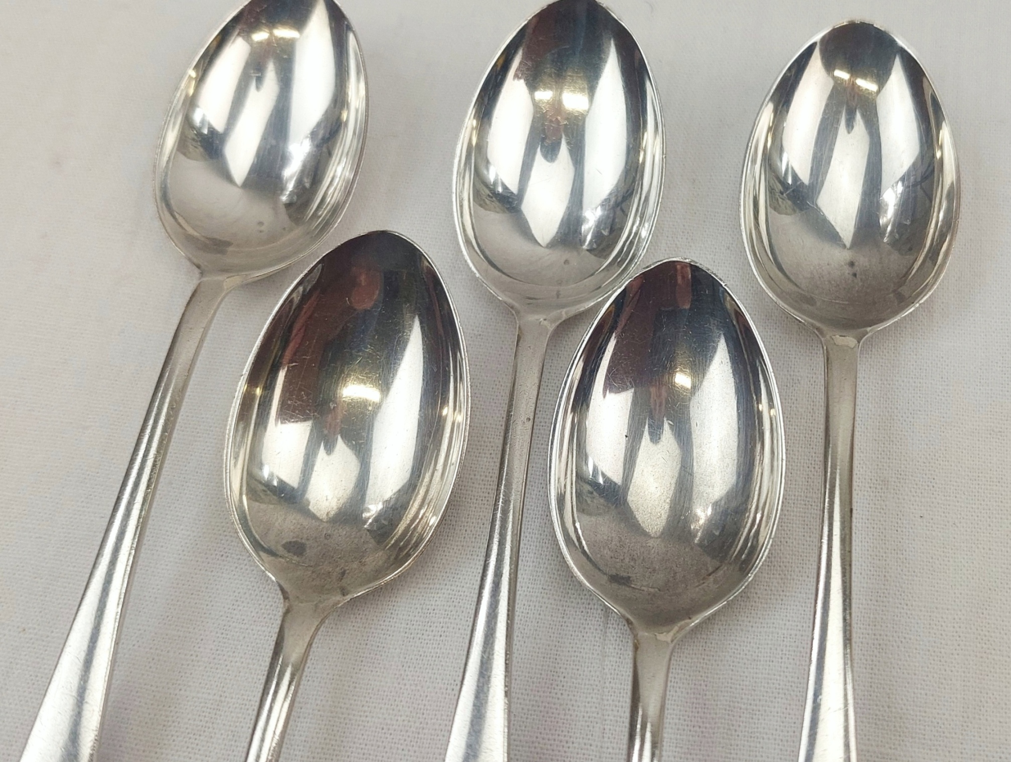 Cased Sterling Silver Set Of Sheffield 1916 12 Teaspoons And Sugar Tongs - Image 9