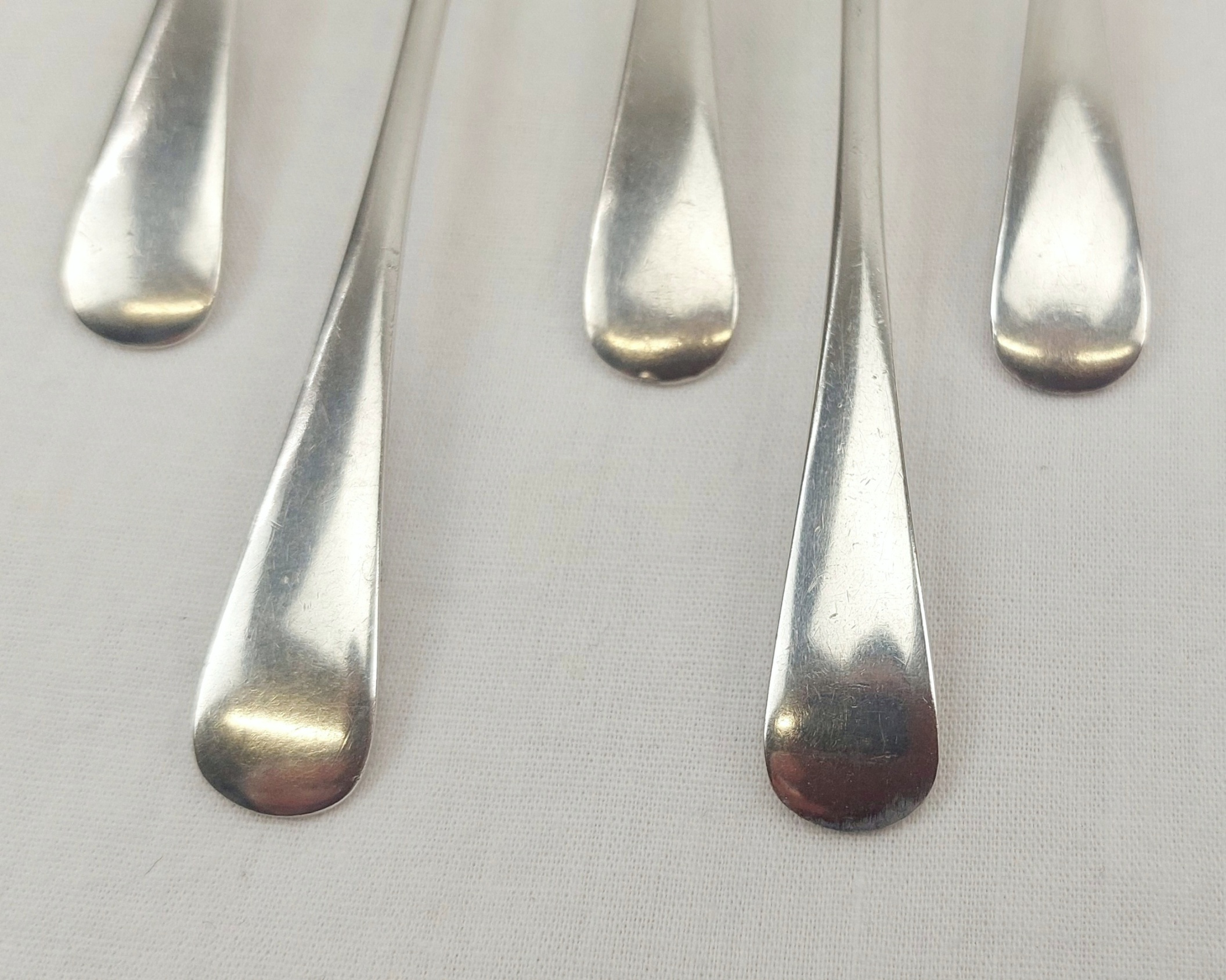 Cased Sterling Silver Set Of Sheffield 1916 12 Teaspoons And Sugar Tongs - Image 10