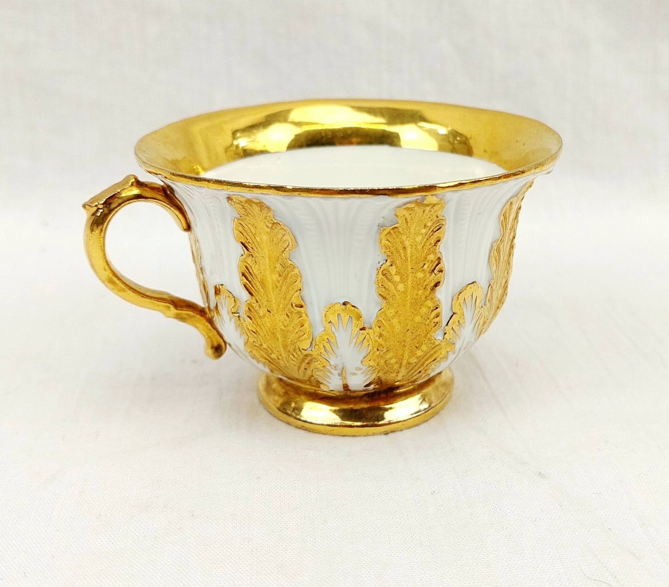 Circa 1880 - 1900 Meissen Acanthus Leaf Porcelain Cup And Saucer - Image 3