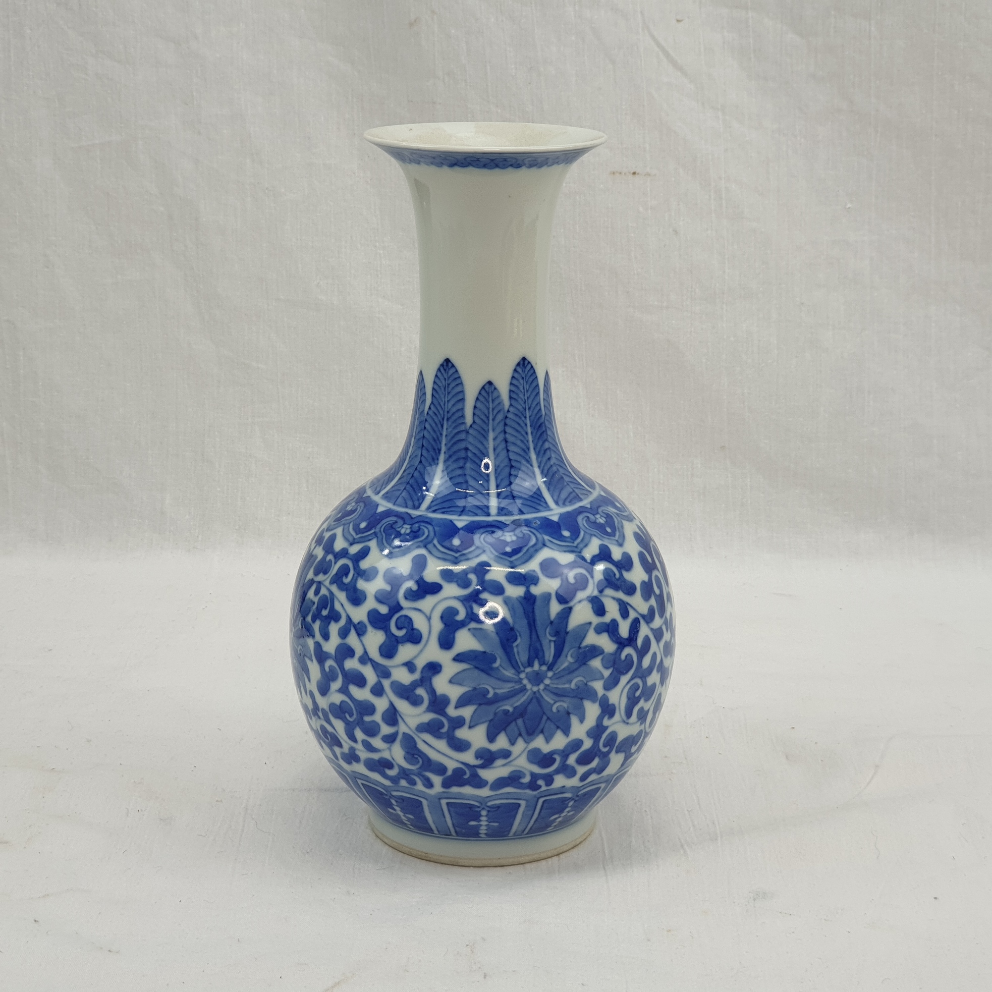 Circa 1900 Chinese Blue And White Porcelain Vase With Lotus Leaf Decoration