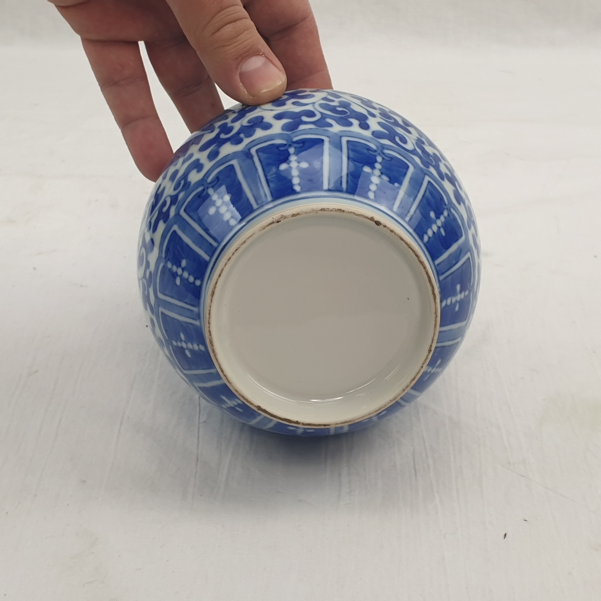 Circa 1900 Chinese Blue And White Porcelain Vase With Lotus Leaf Decoration - Image 6