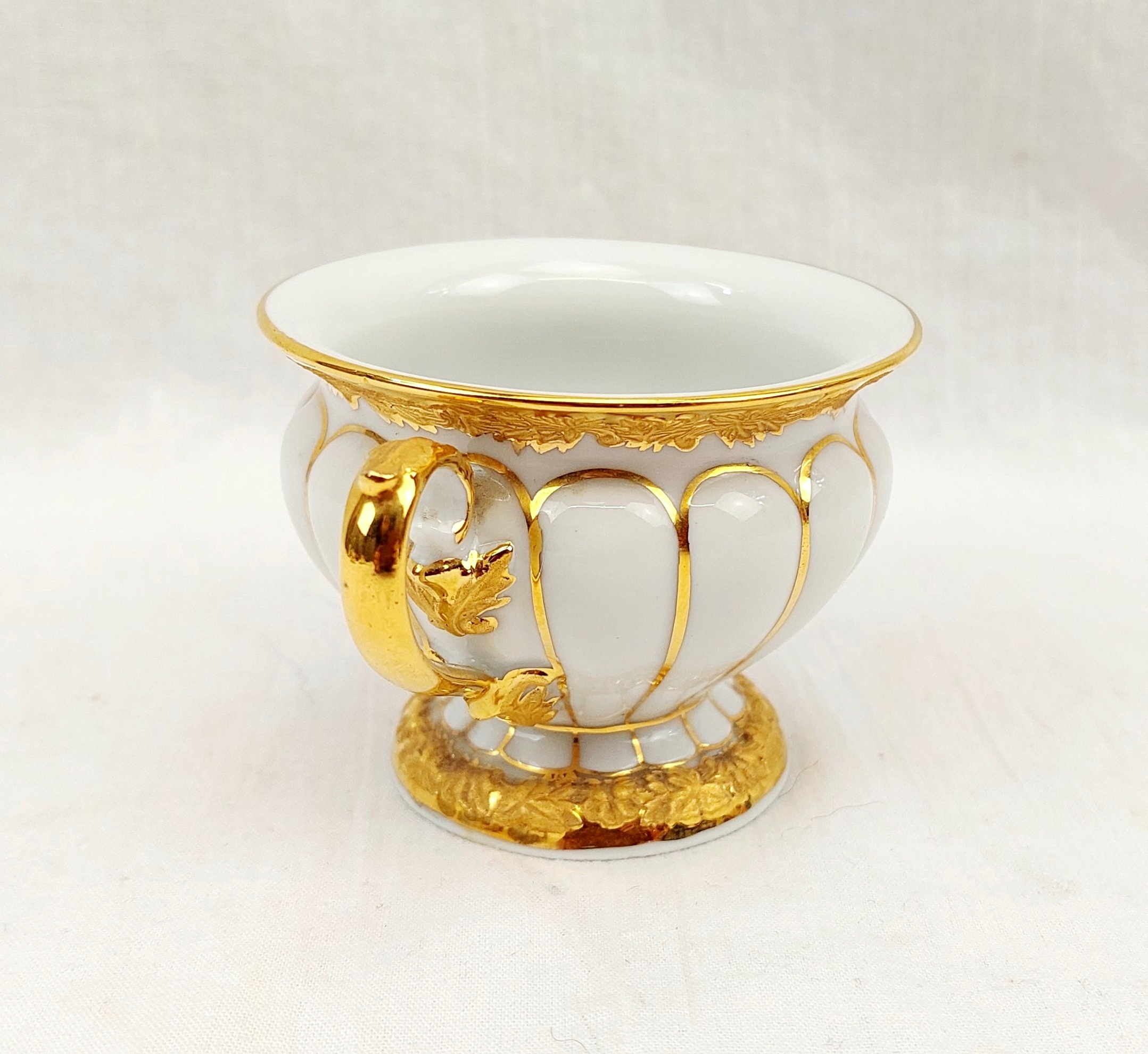 Circa 1900 Meissen White And Gilt Ribbed Porcelain Cup - Image 4