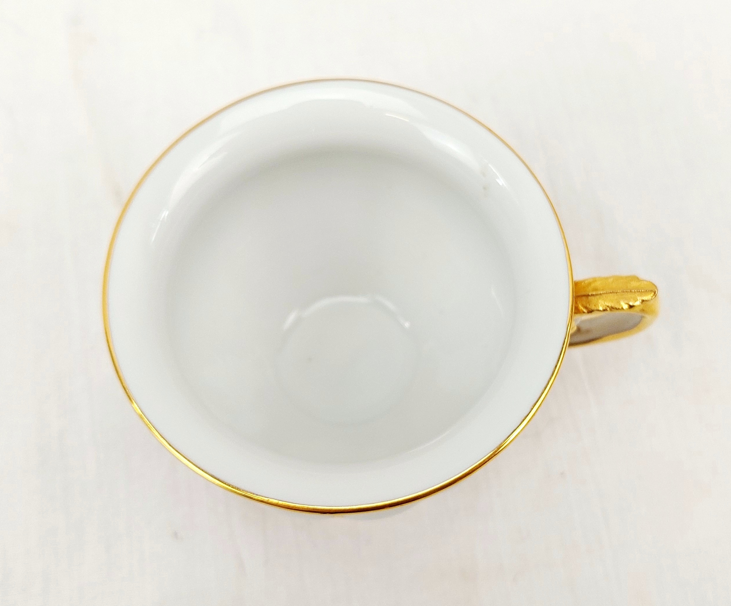 Circa 1900 Meissen White And Gilt Ribbed Porcelain Cup - Image 7