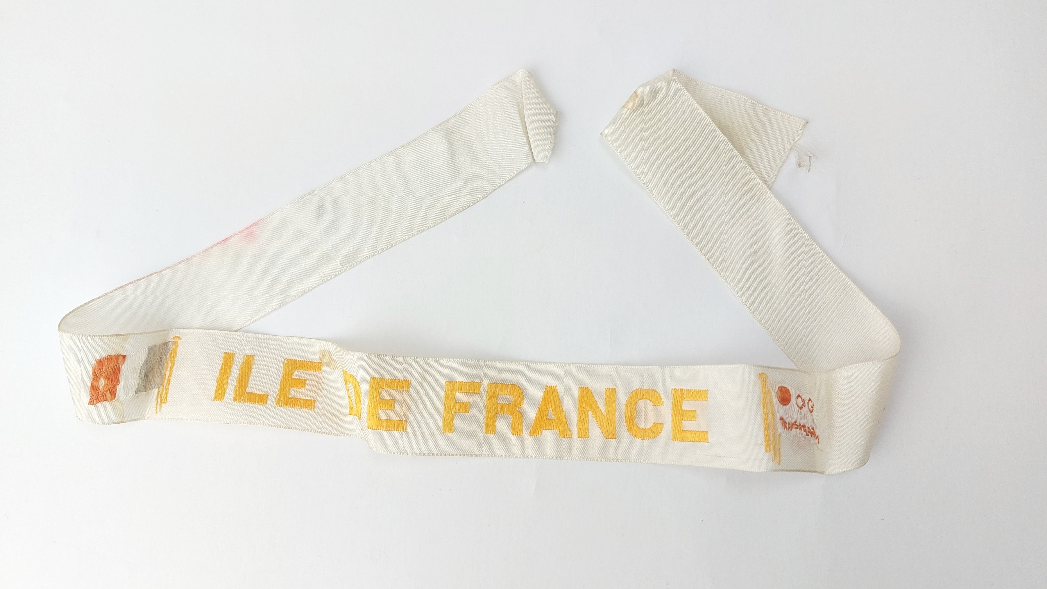 French Line (Compagnie Générale Transatlantique), c.1950s, SS Île de France Ocean Liner Cap Tally / Sailor Hat Ribbon with French Tricolour and CGT House Flag