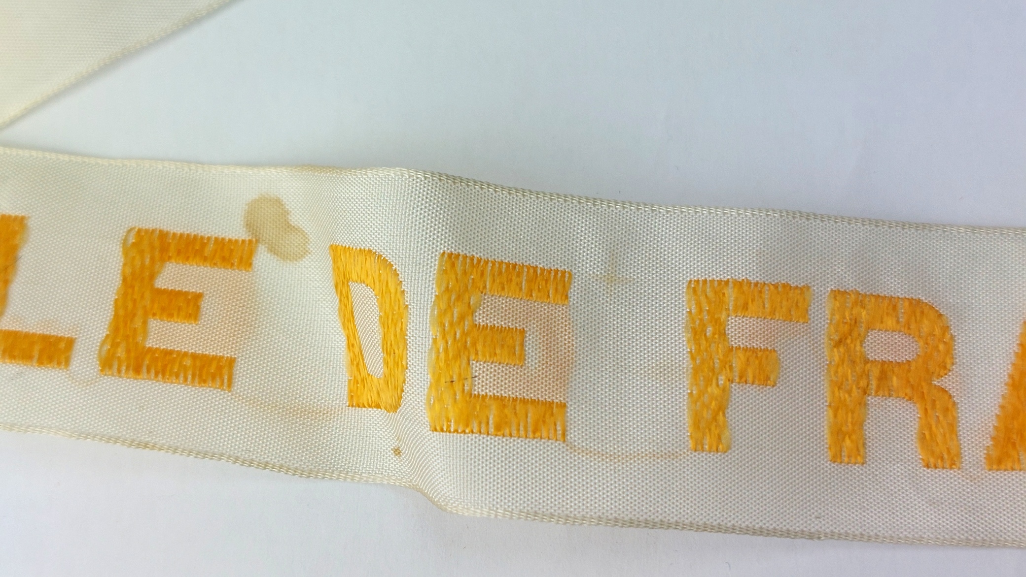 French Line (Compagnie Générale Transatlantique), c.1950s, SS Île de France Ocean Liner Cap Tally / Sailor Hat Ribbon with French Tricolour and CGT House Flag - Image 3