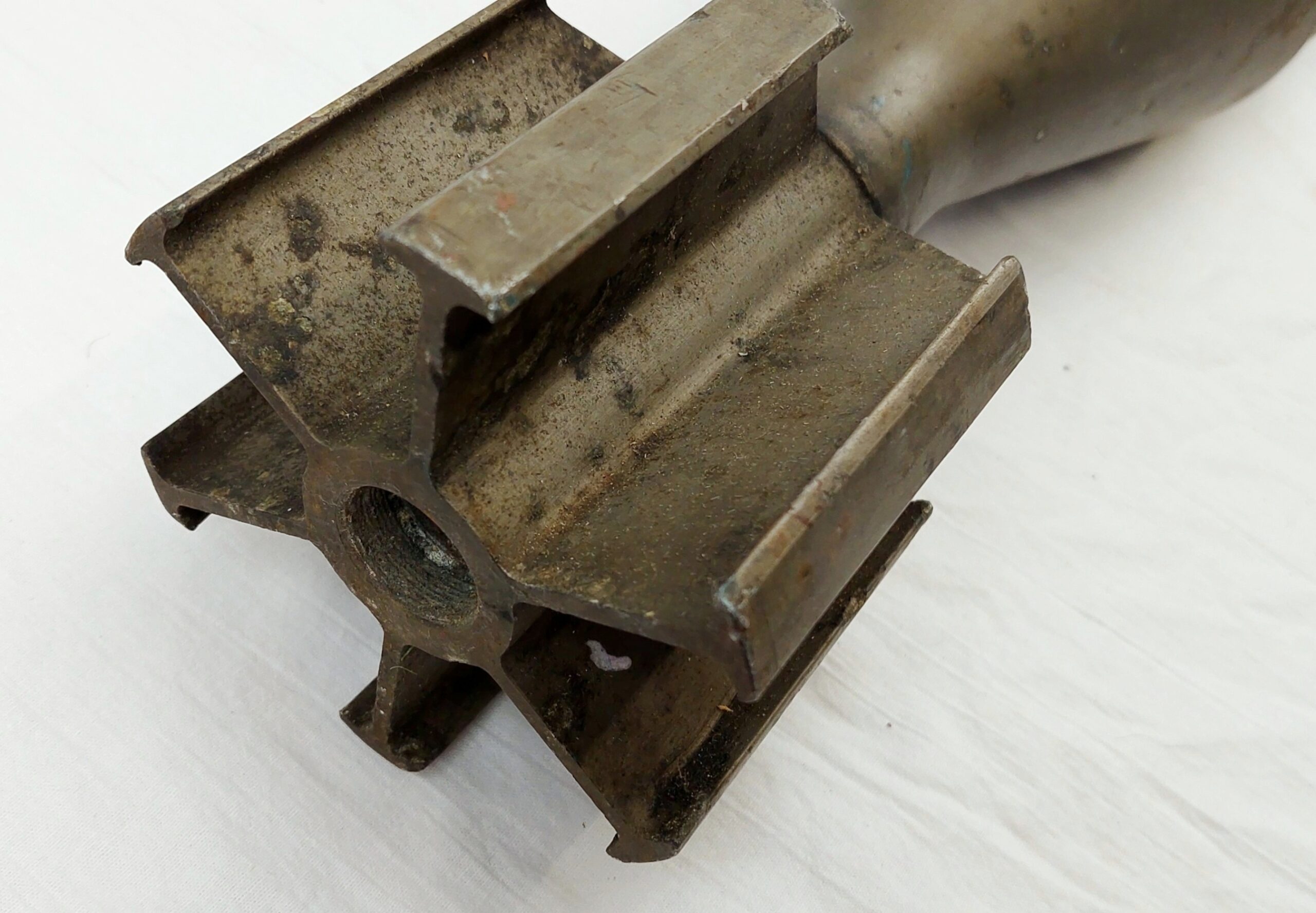 Inert 105mm M490 HEAT Practice Tracer Round - Image 5