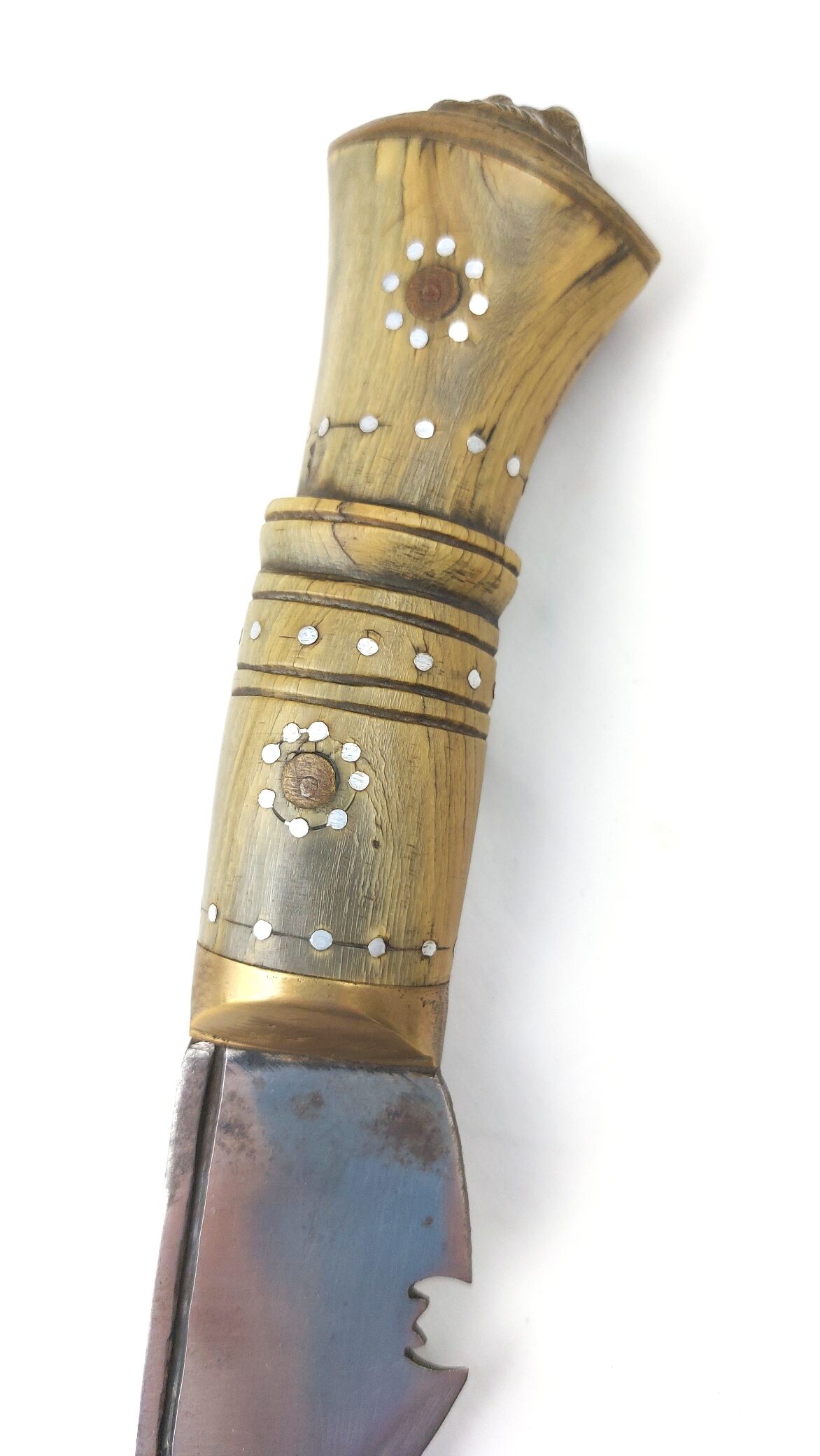 Nepalese, Late Victorian / Early 20th Century Kukri Knife Set, Lion’s Head Pommel, Studded Horn Hilt, with Karda, Chakmak and Leather Covered Scabbard - Image 13