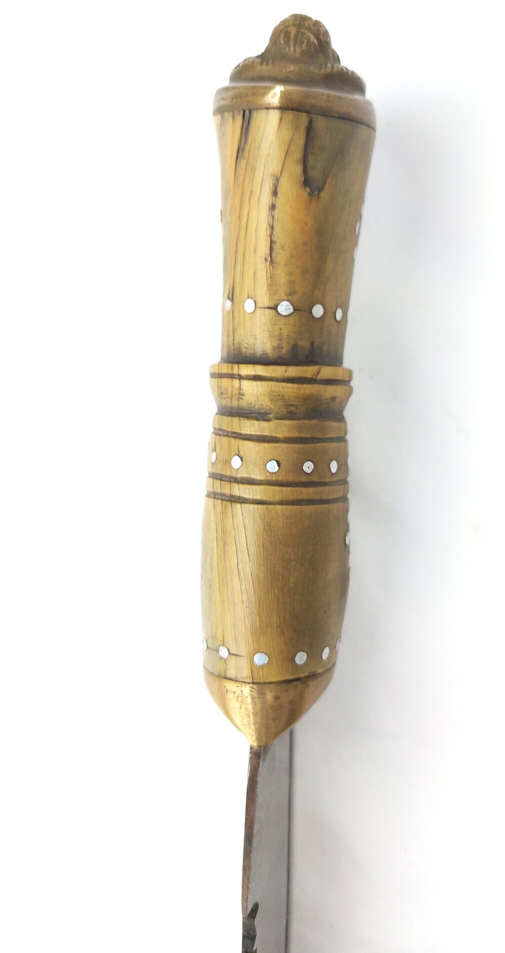 Nepalese, Late Victorian / Early 20th Century Kukri Knife Set, Lion’s Head Pommel, Studded Horn Hilt, with Karda, Chakmak and Leather Covered Scabbard - Image 14