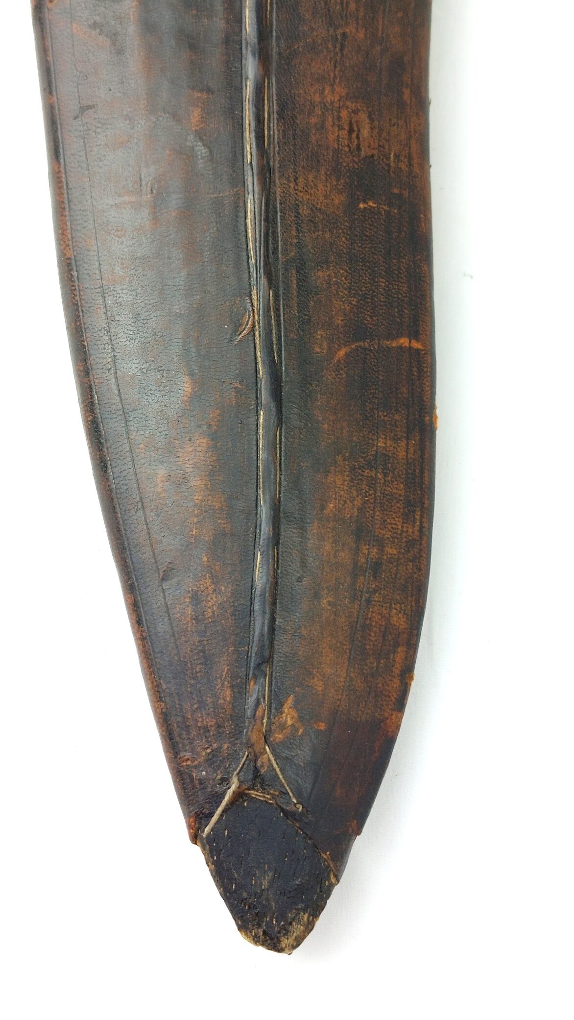 Nepalese, Late Victorian / Early 20th Century Kukri Knife Set, Lion’s Head Pommel, Studded Horn Hilt, with Karda, Chakmak and Leather Covered Scabbard - Image 29
