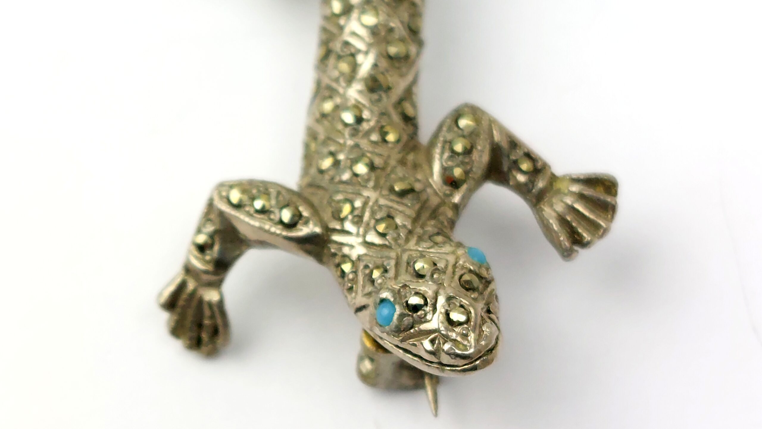 Vintage Marcasite Lizard Brooch with Turquoise-Coloured Eyes - Image 2