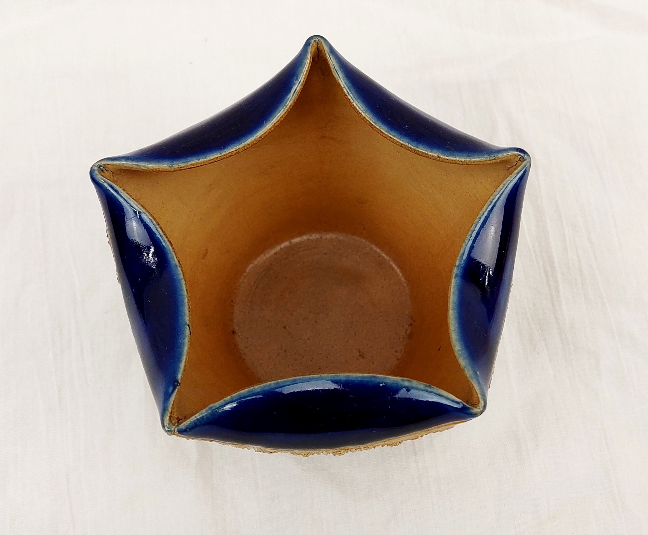c1880 Art Nouveau Doulton Lambeth Silicon Ware Frilled Rim Pot - Image 5