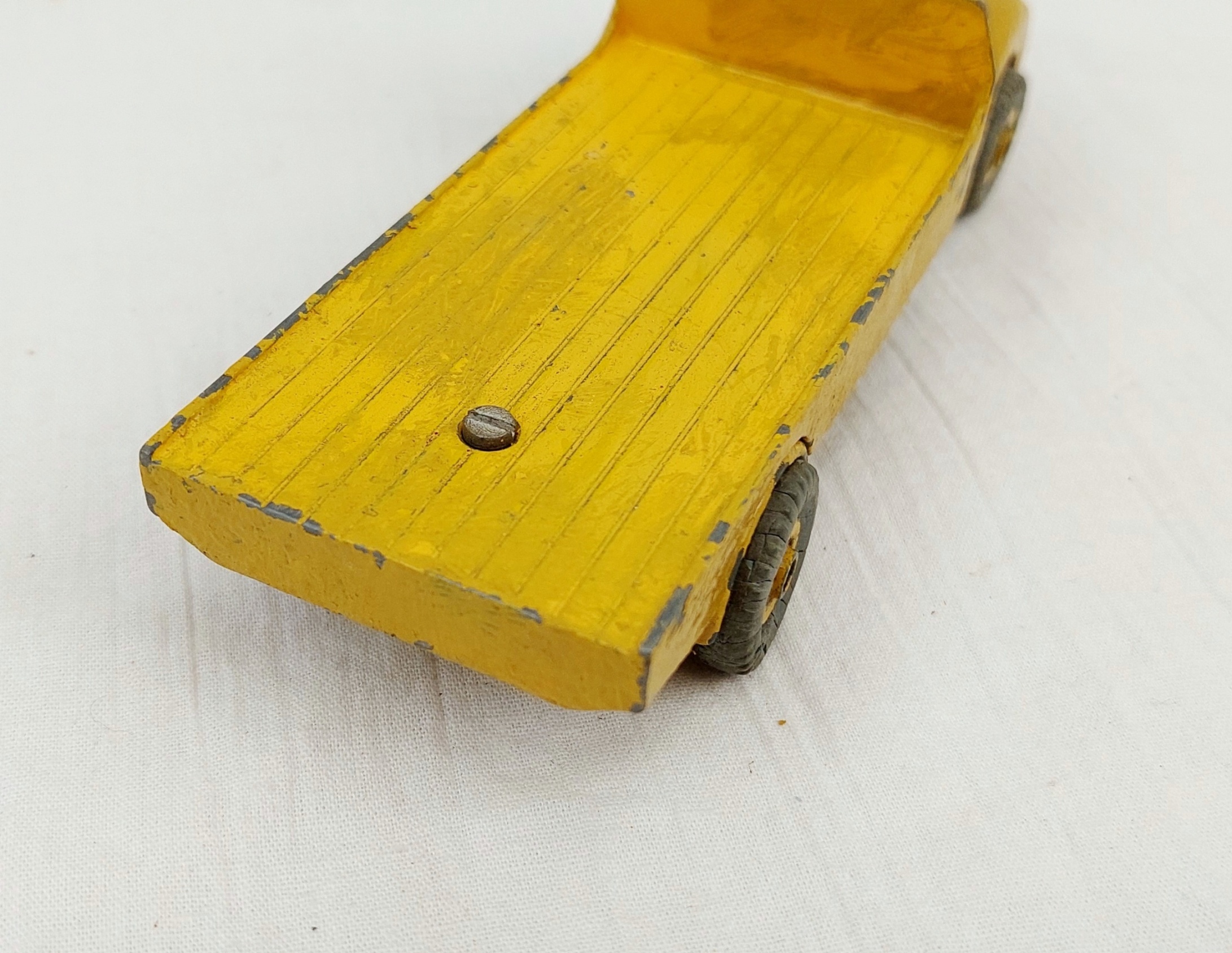 1950s Dinky Supertoys 533 Leyland Comet Flatbed Truck - Image 3