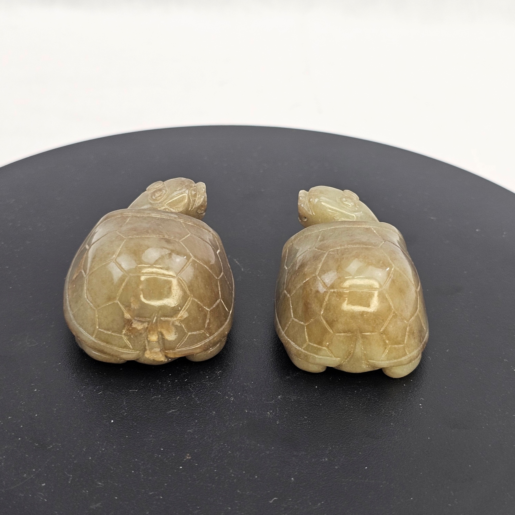 Chinese Qing Dynasty Nephrite Jade Pair of Tortoises - Image 3