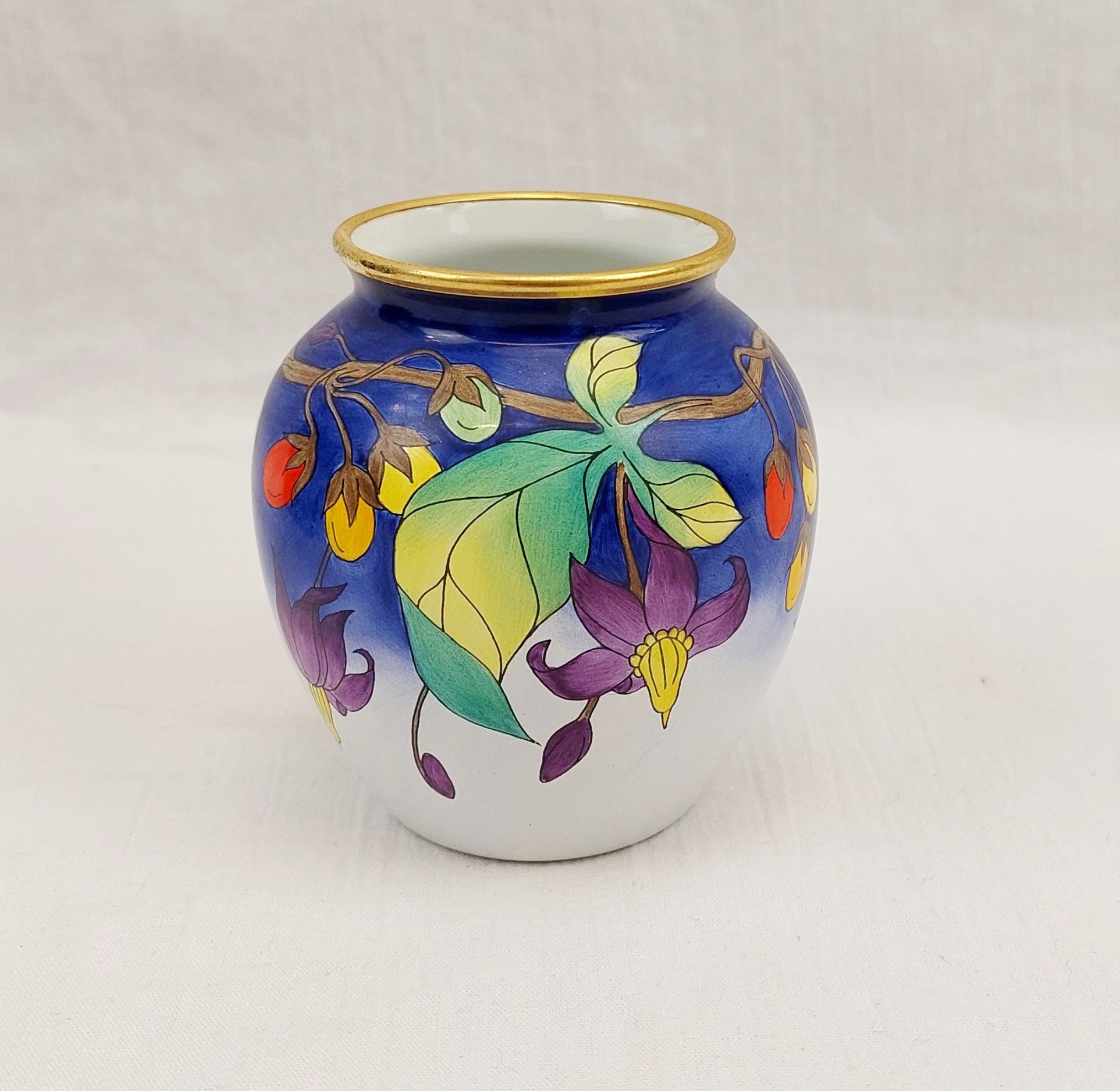 Boxed Moorcroft Bittersweet Pattern Enamel Vase - Image 3