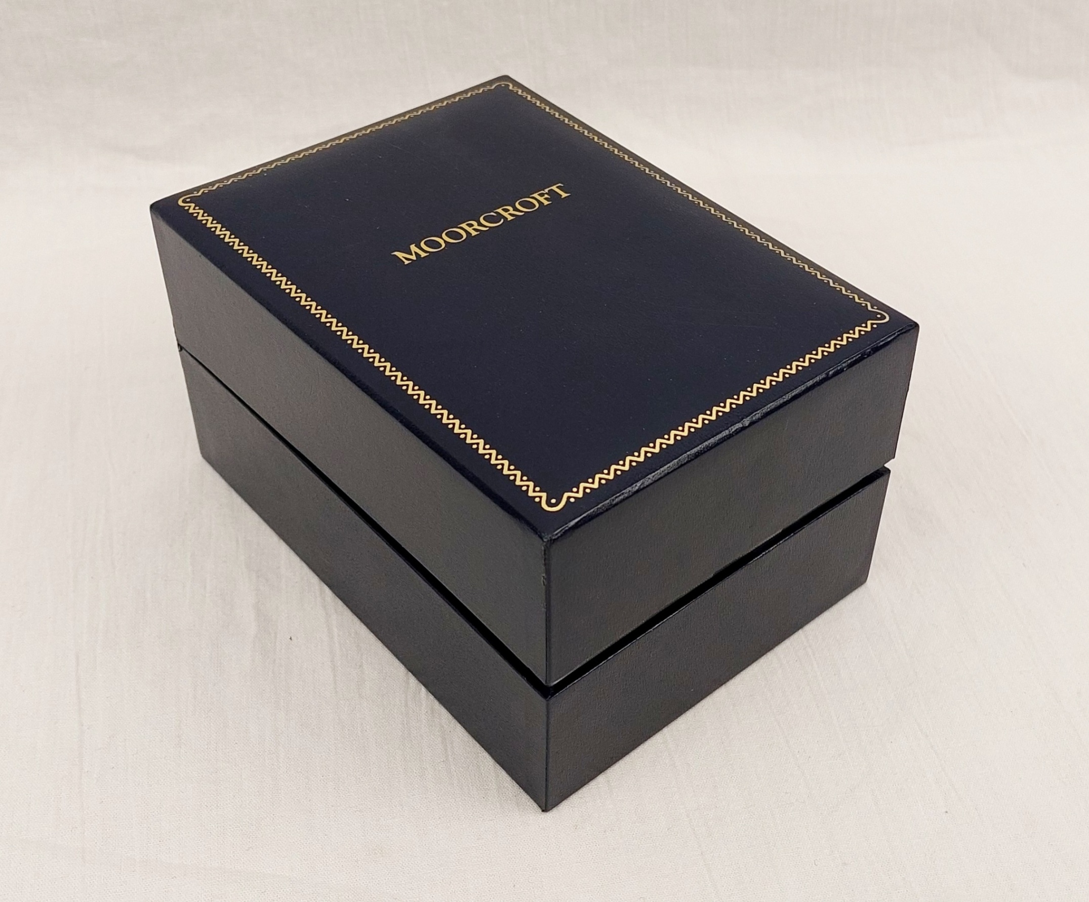 Boxed Moorcroft Bittersweet Pattern Enamel Vase - Image 8