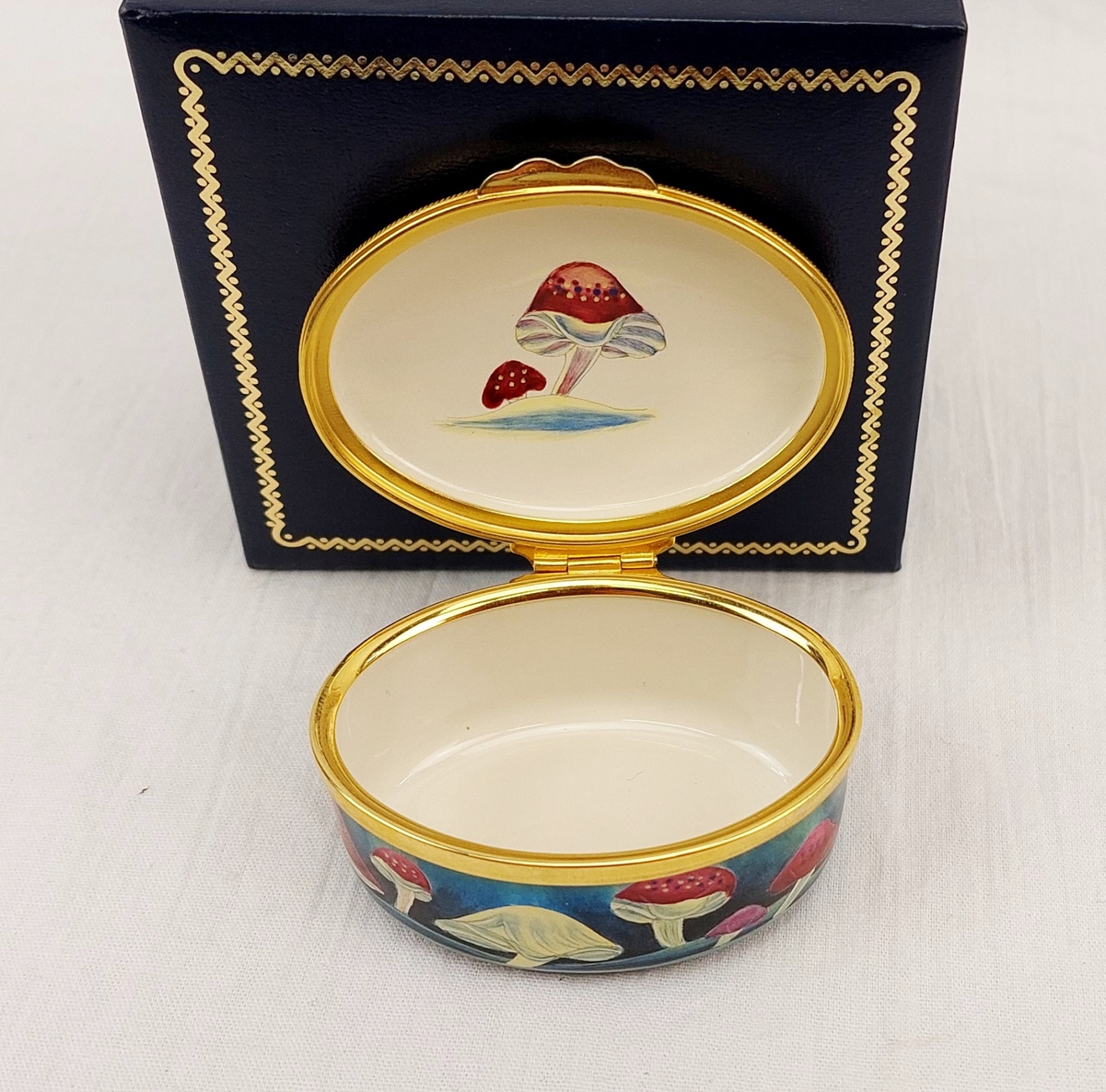 Boxed Moorcroft Claremont Mushroom Pattern Enamel Trinket Box - Image 3