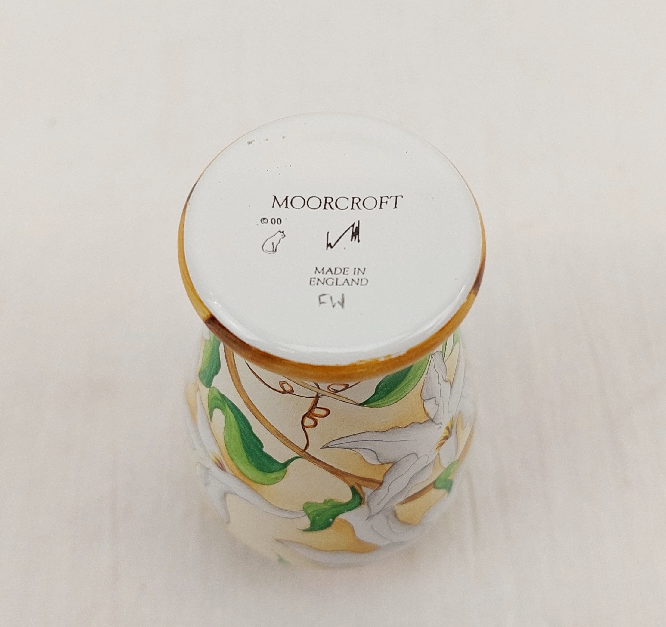 Boxed Moorcroft Narcissus Pattern Enamel Vase - Image 7