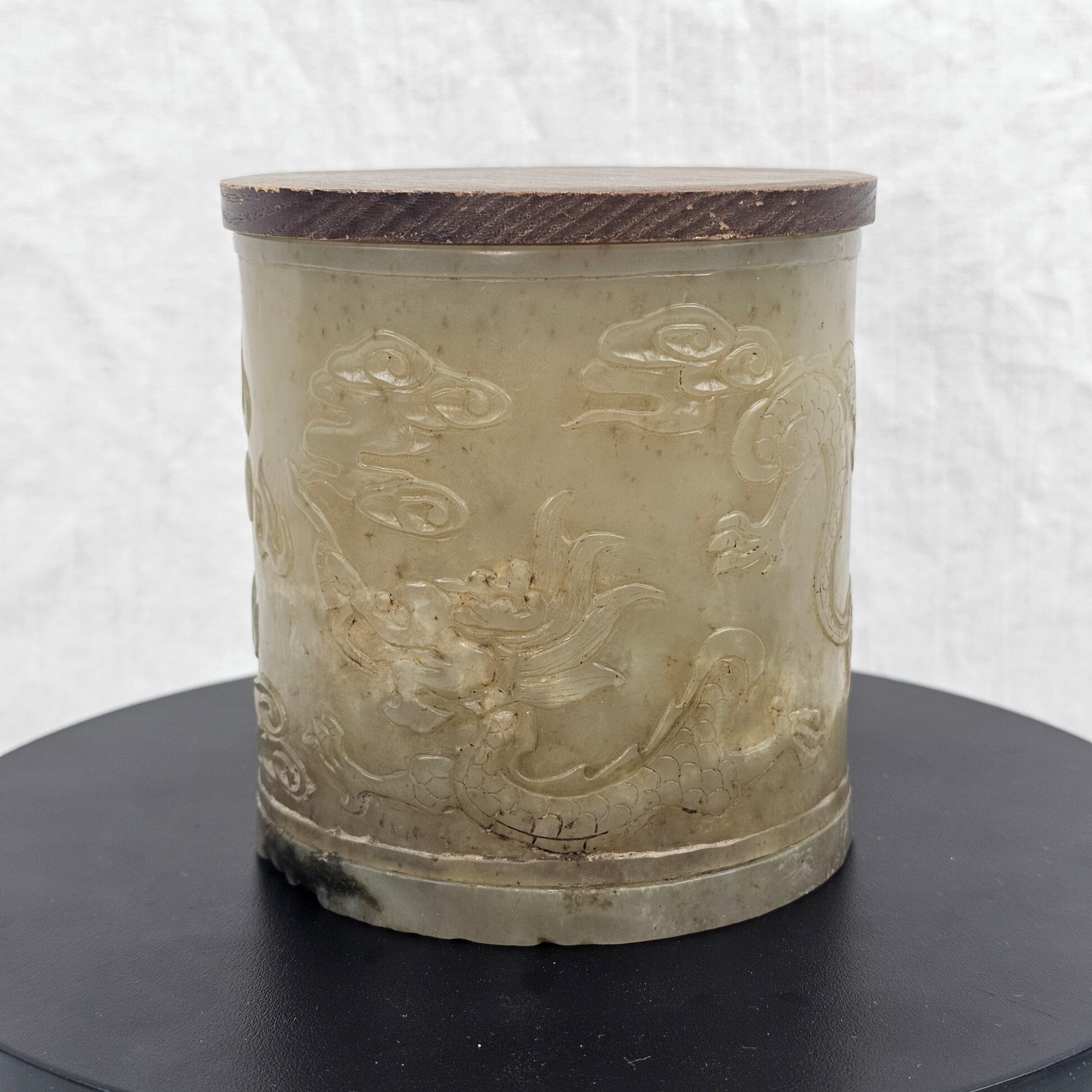 Chinese Celadon Nephrite Jade Brush Pot Carved with Dragon in Clouds, Ming to Early Qing Dynasty, 16th to 17th Century - Image 2