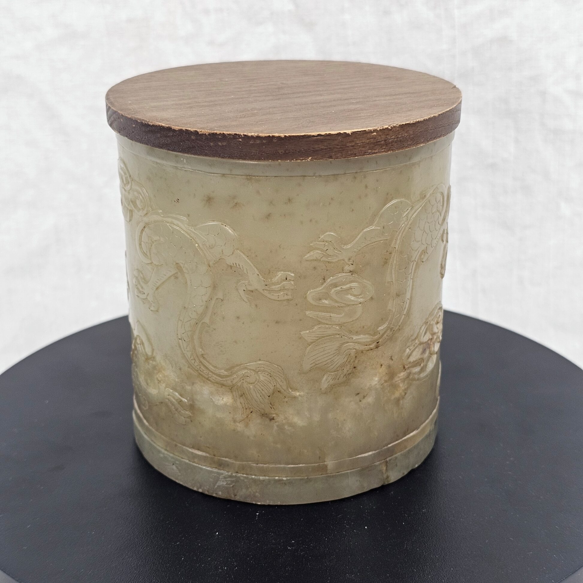 Chinese Celadon Nephrite Jade Brush Pot Carved with Dragon in Clouds, Ming to Early Qing Dynasty, 16th to 17th Century - Image 8